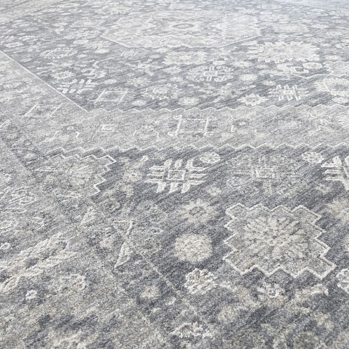 Sisley Distressed Gray Silver Vintage Medallion Rug