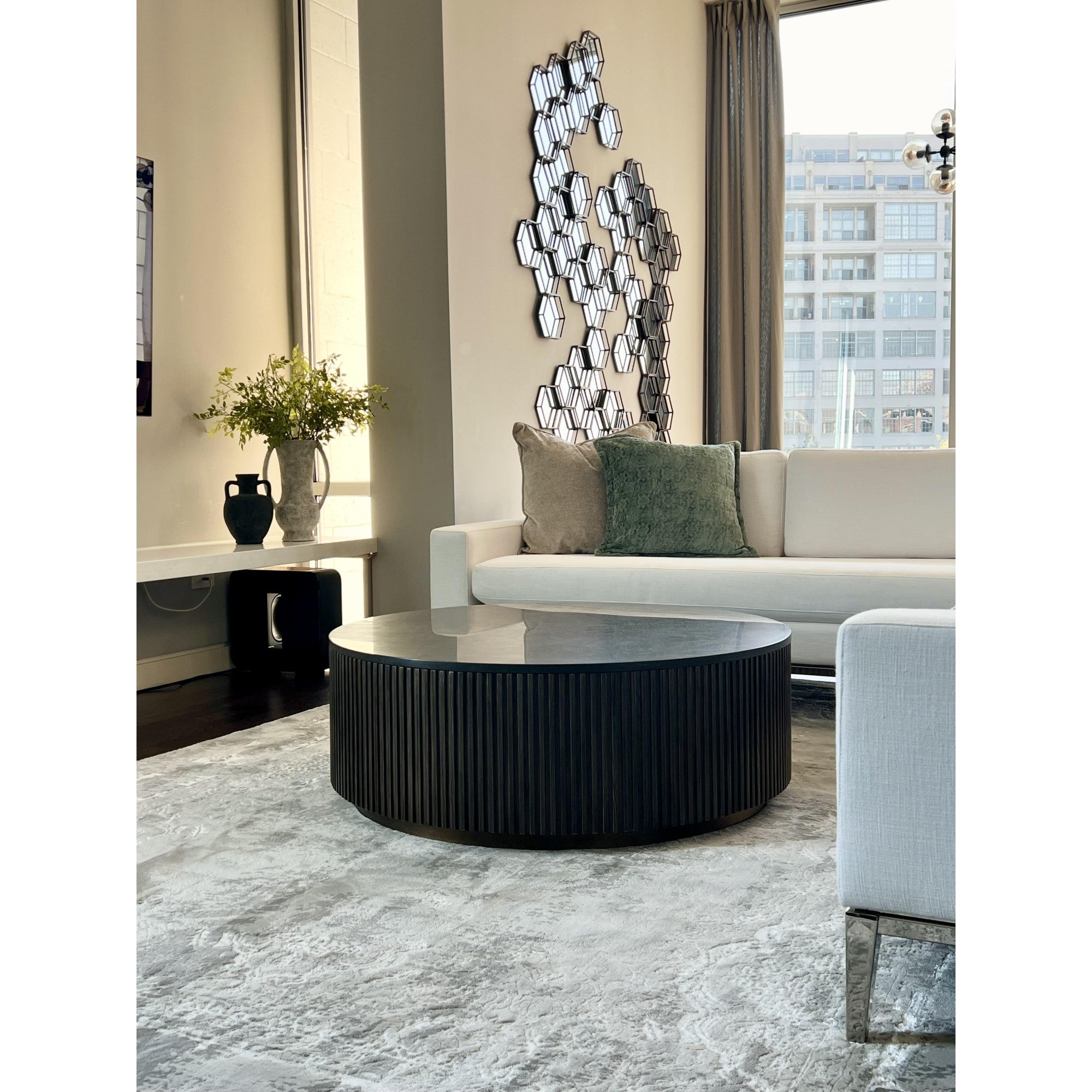 Davinci Shimmer Border Distressed Rug