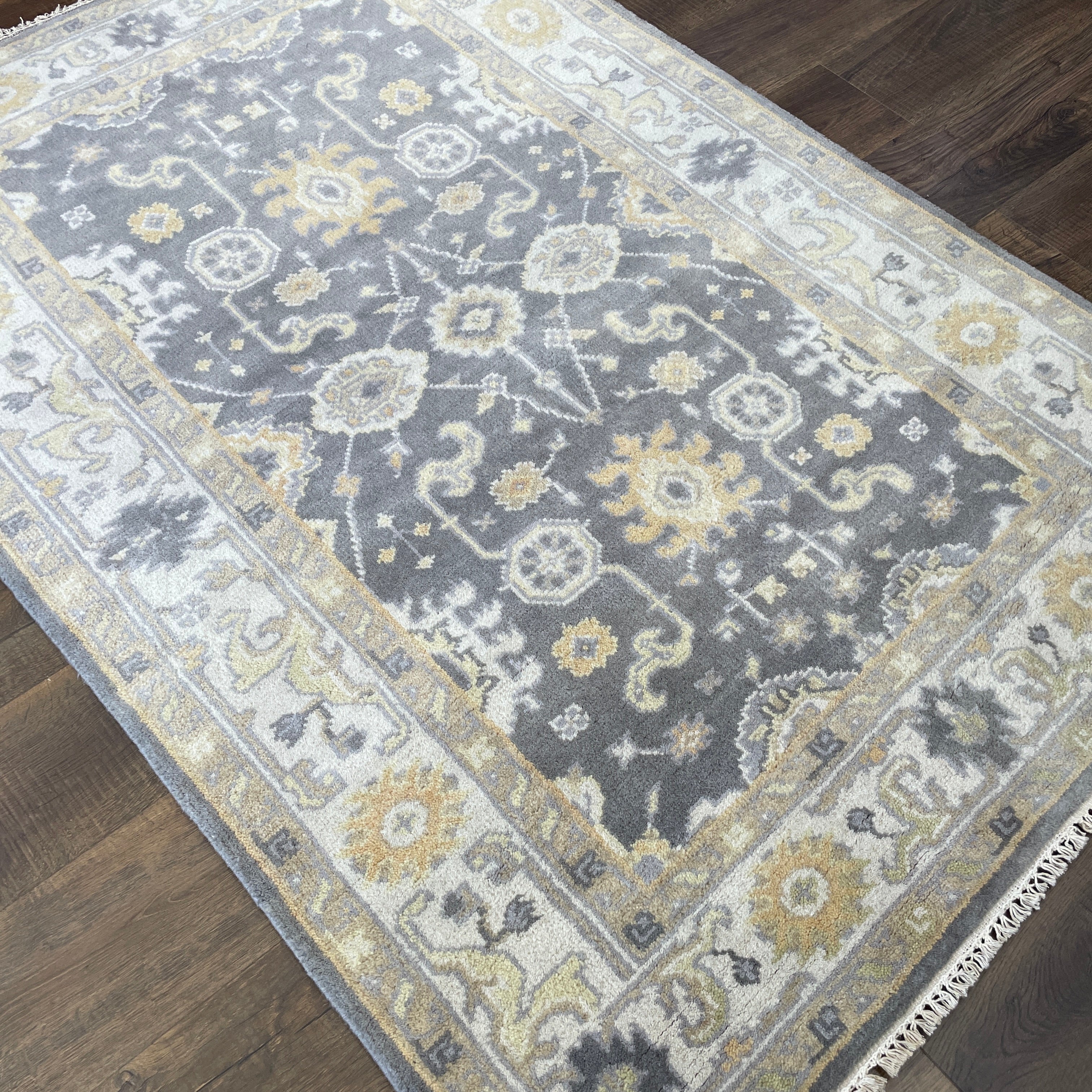 4' x 6' Hand Knotted Wool Rug