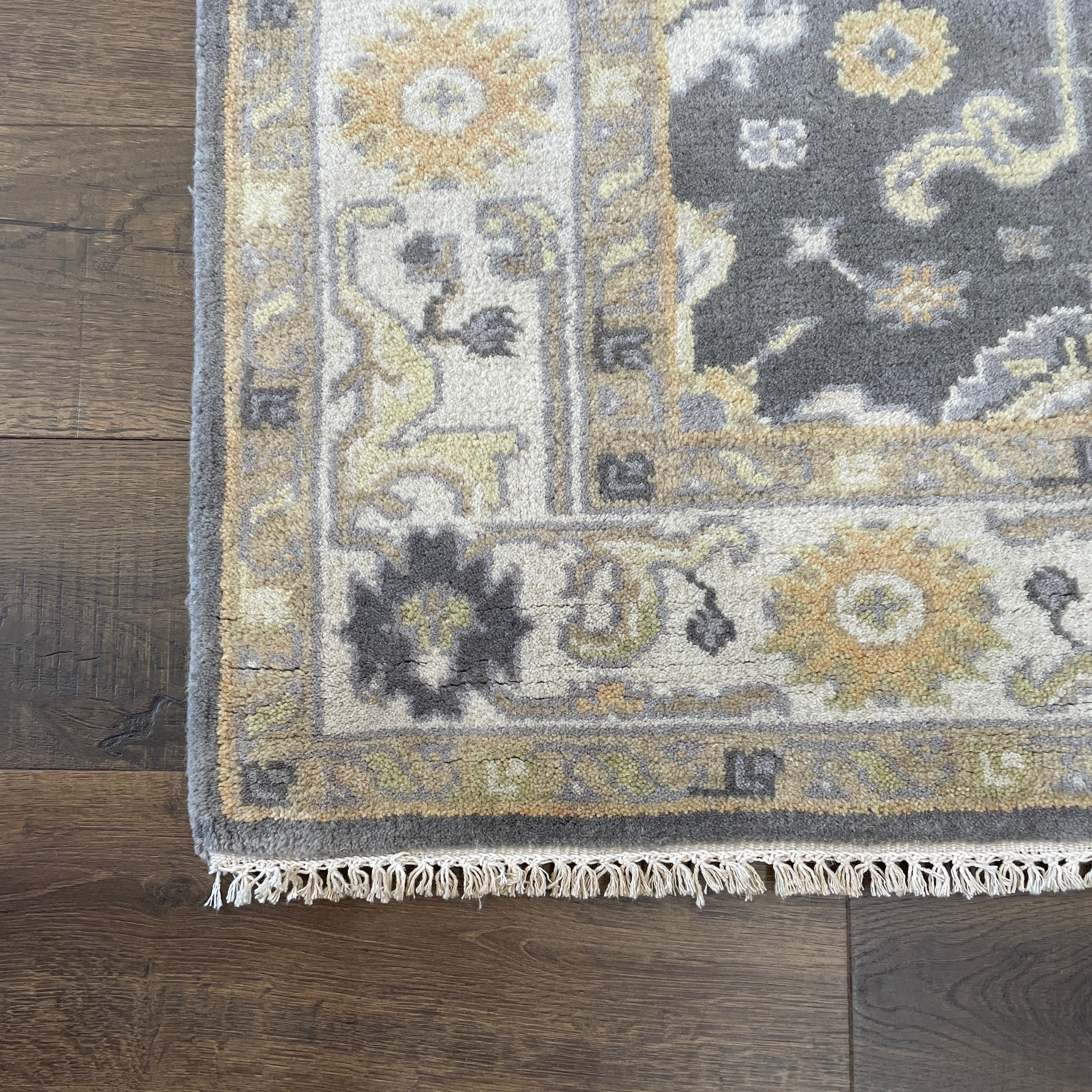 4' x 6' Hand Knotted Wool Rug