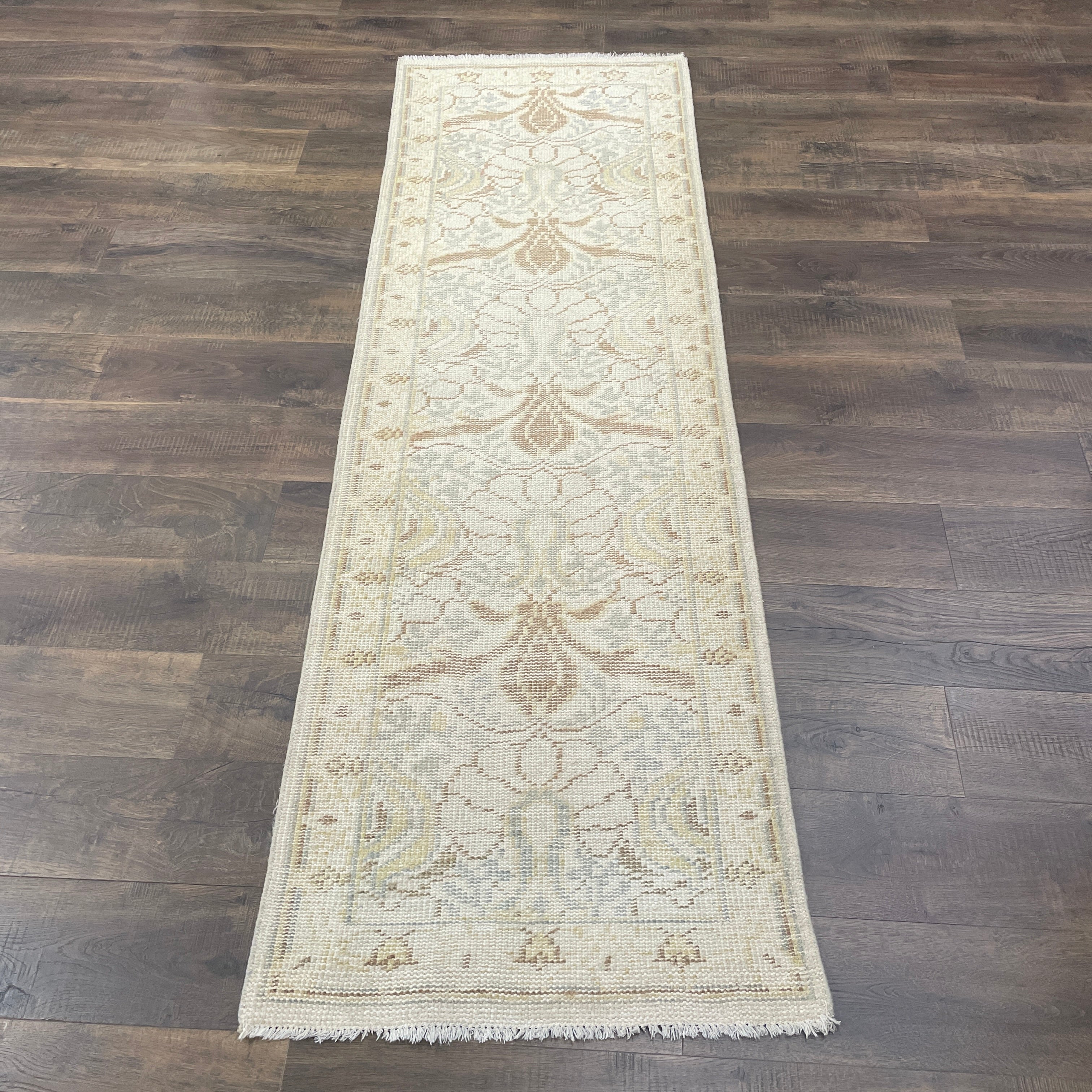 Hand-Knotted Oushak Wool Runner Rug 2'6" x 8' – Vintage Turkish Style in Soft Beige