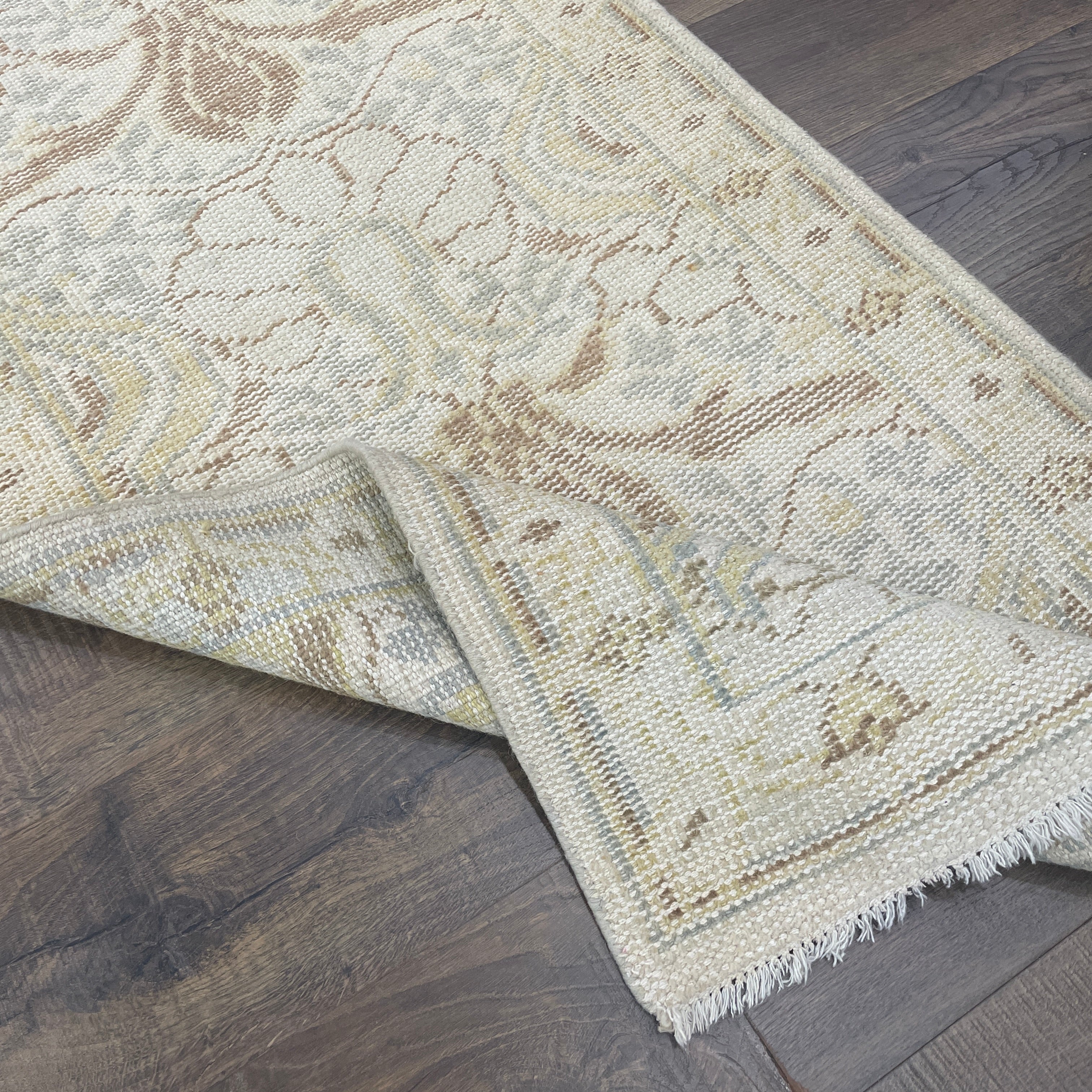 Hand-Knotted Oushak Wool Runner Rug 2'6" x 8' – Vintage Turkish Style in Soft Beige