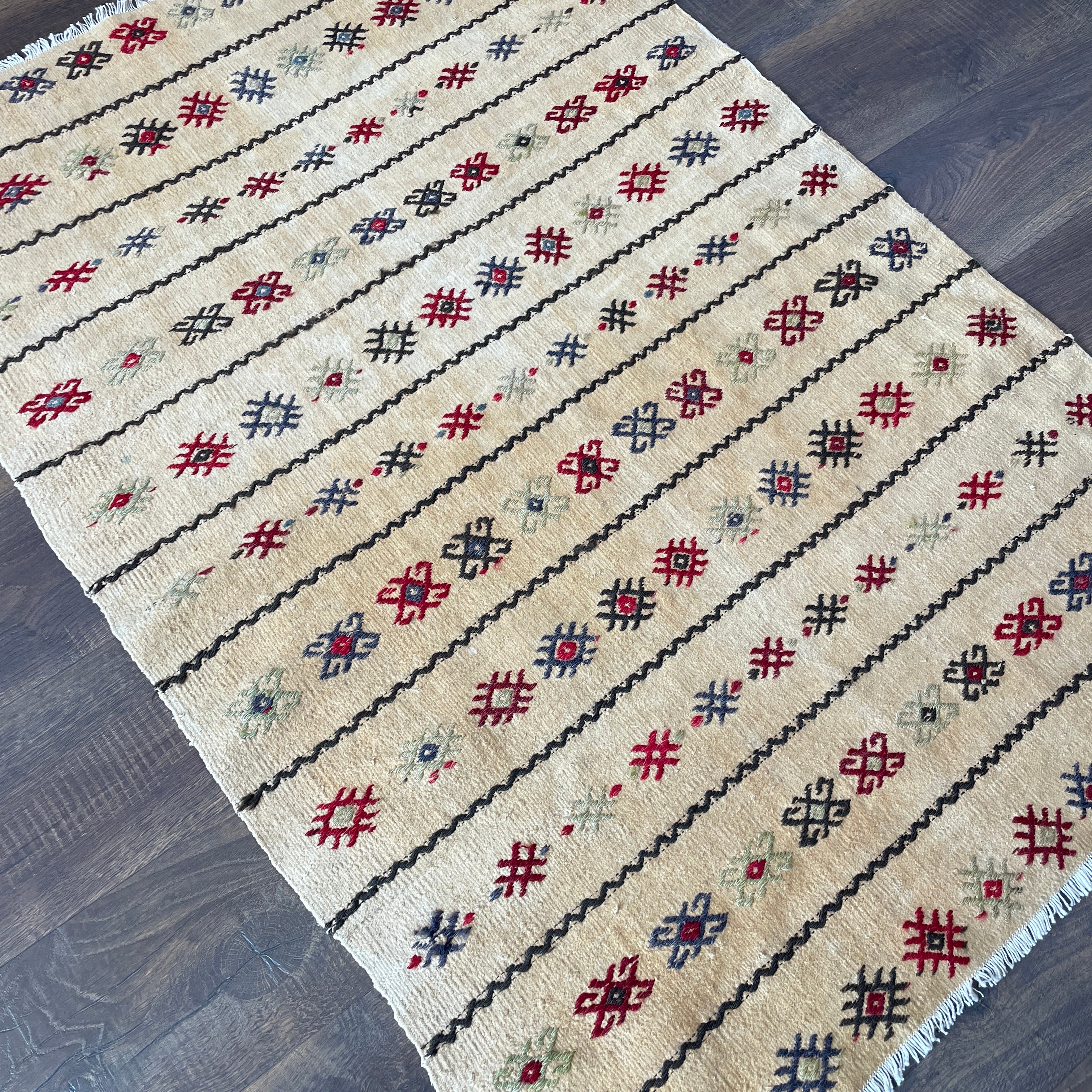 3'1"x4'5" Handmade Wool Kilim – Cream Tribal Geometric Accent Rug