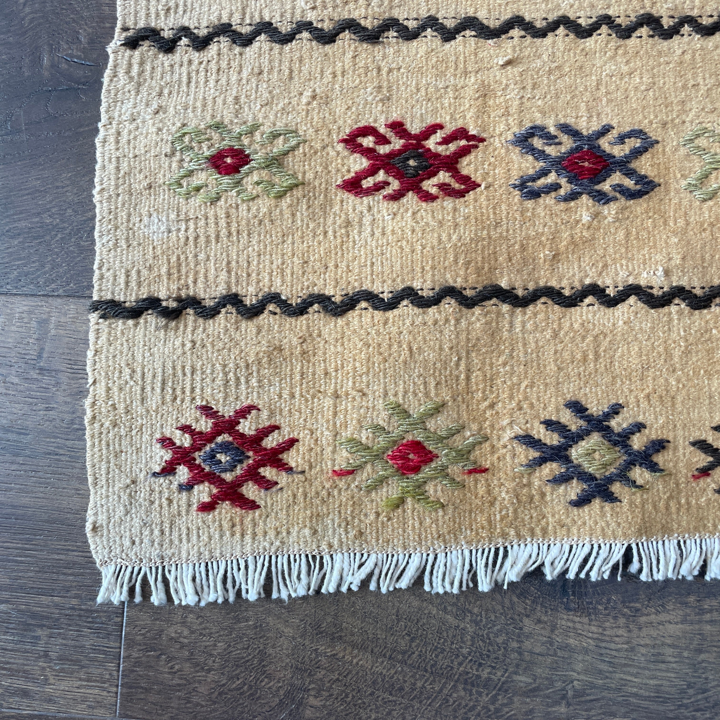 3'1"x4'5" Handmade Wool Kilim – Cream Tribal Geometric Accent Rug