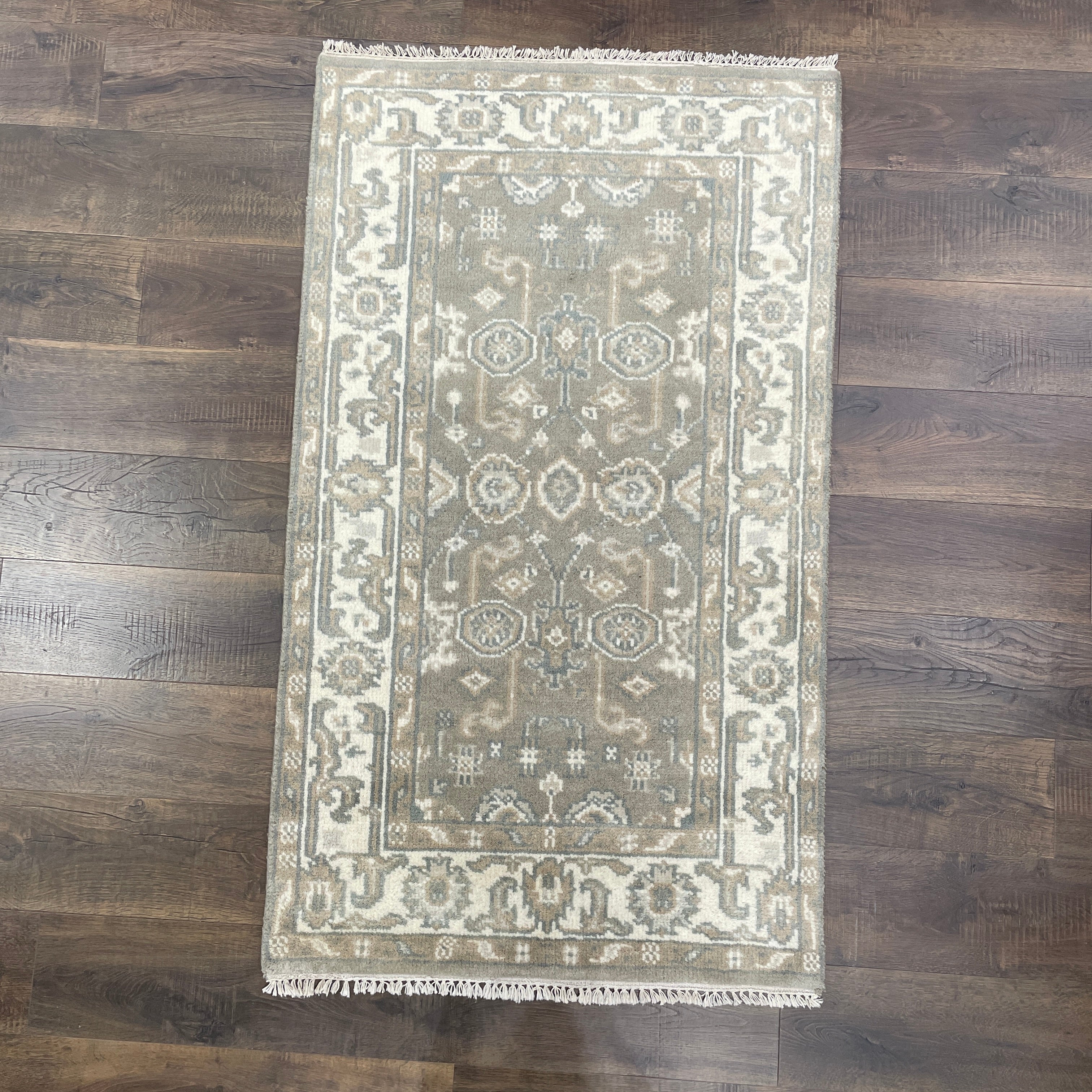3x5 Neutral Gray Oushak Rug | Hand Knotted Wool Accent Rug (3' x 5'2")