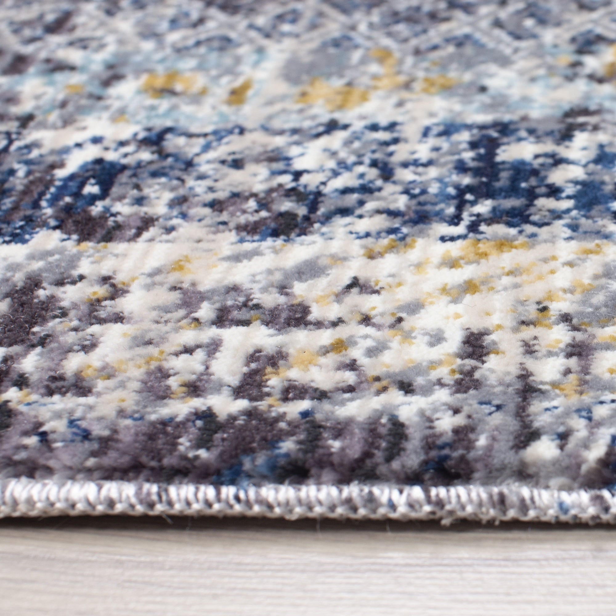 Picasso Medallion Distressed Masal Rug