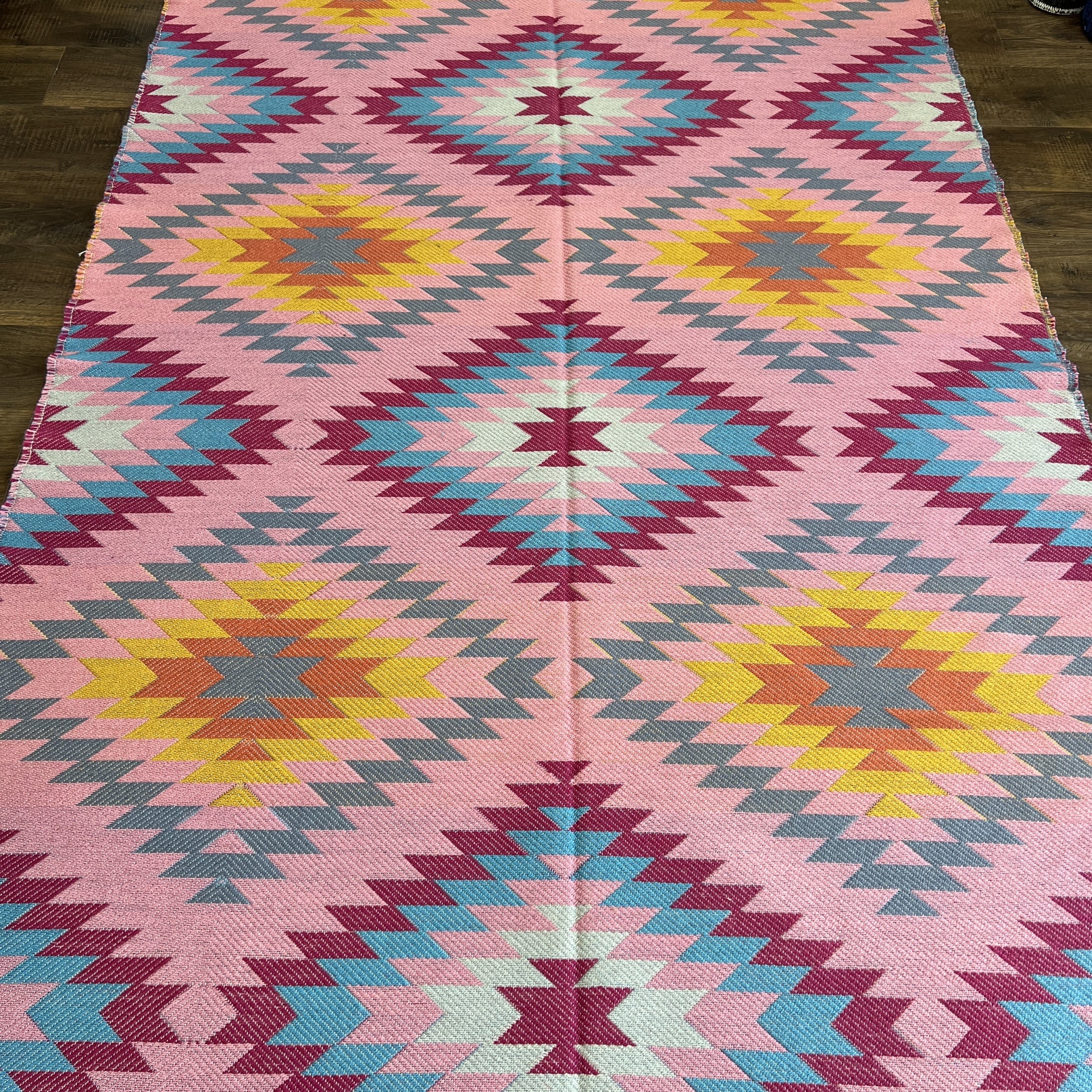 Pink Turkish Kilim Rug – Colorful Wool Flat-Weave with Geometric Tribal Pattern