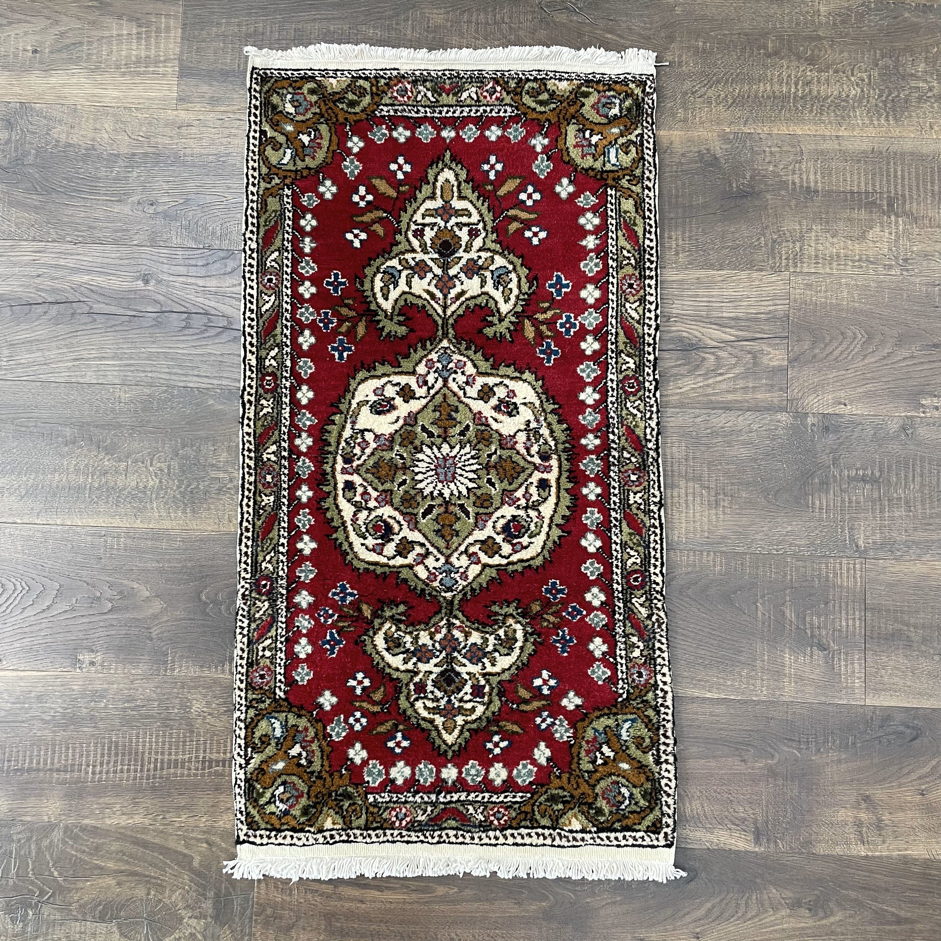 Vintage Turkish Wool Rug: 2x3.5 Ft Hand-Knotted Medallion Design