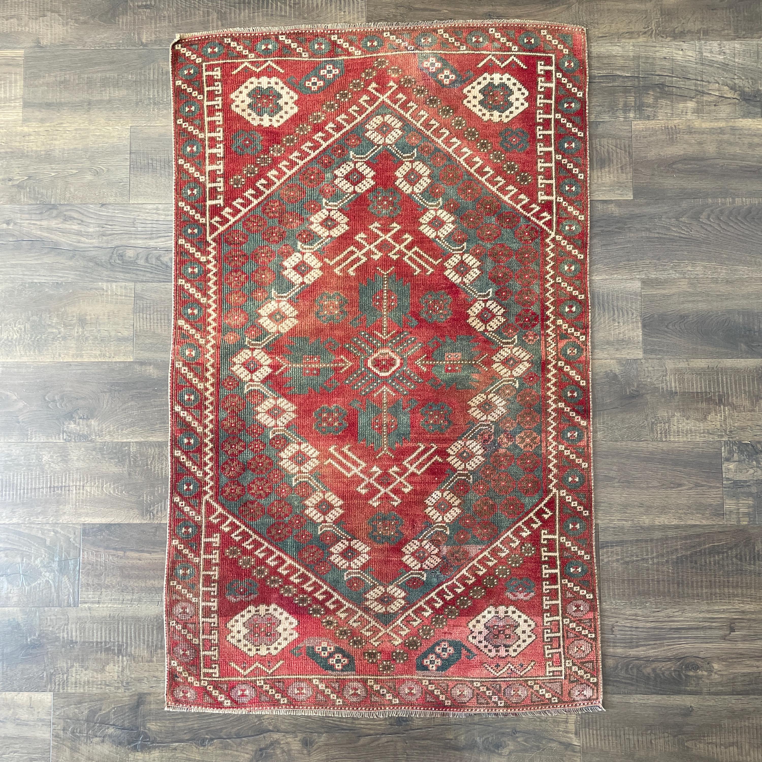 Handmade Turkish Wool Rug (3'3"x5'4") - Eco-Friendly Boho Decor