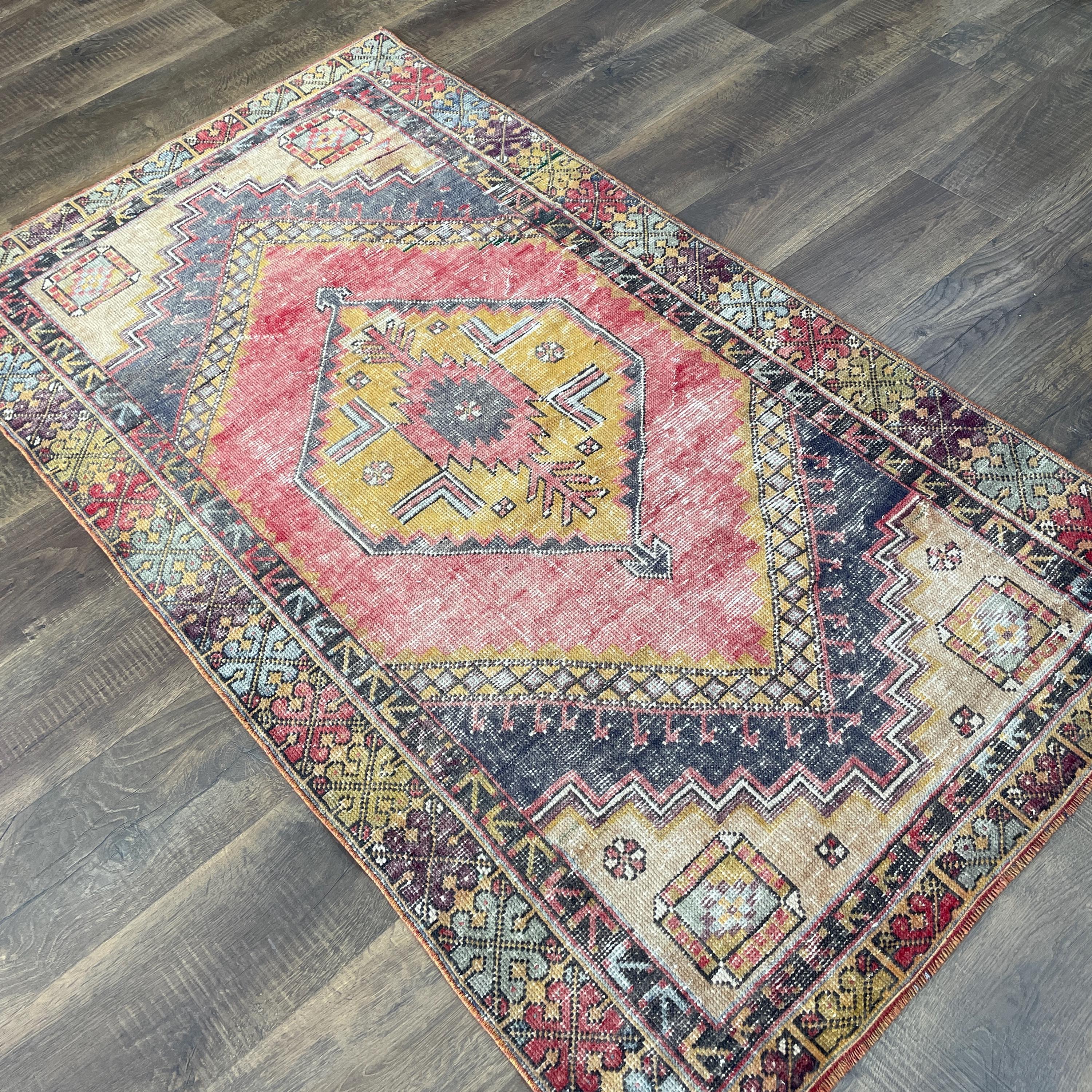 3'3"x5'8" Handmade Vintage Wool Rug