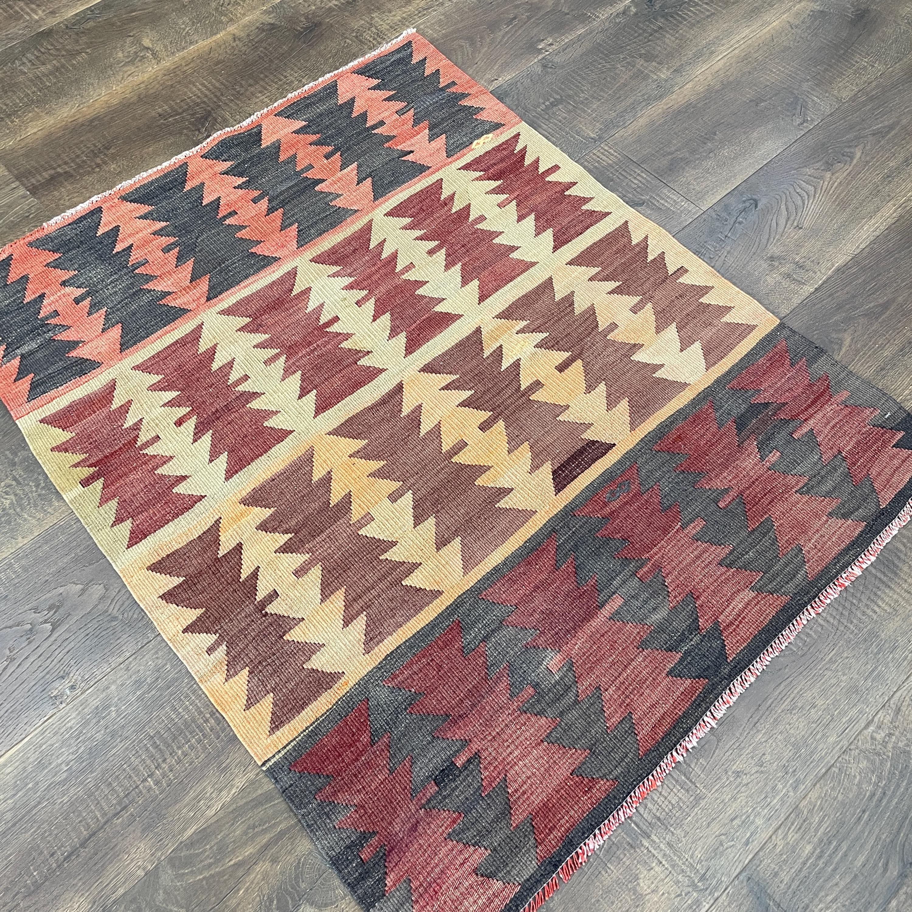 Handmade Kilim Rug: Vintage Turkish Wool Flatweave (2'9" x 3'4")