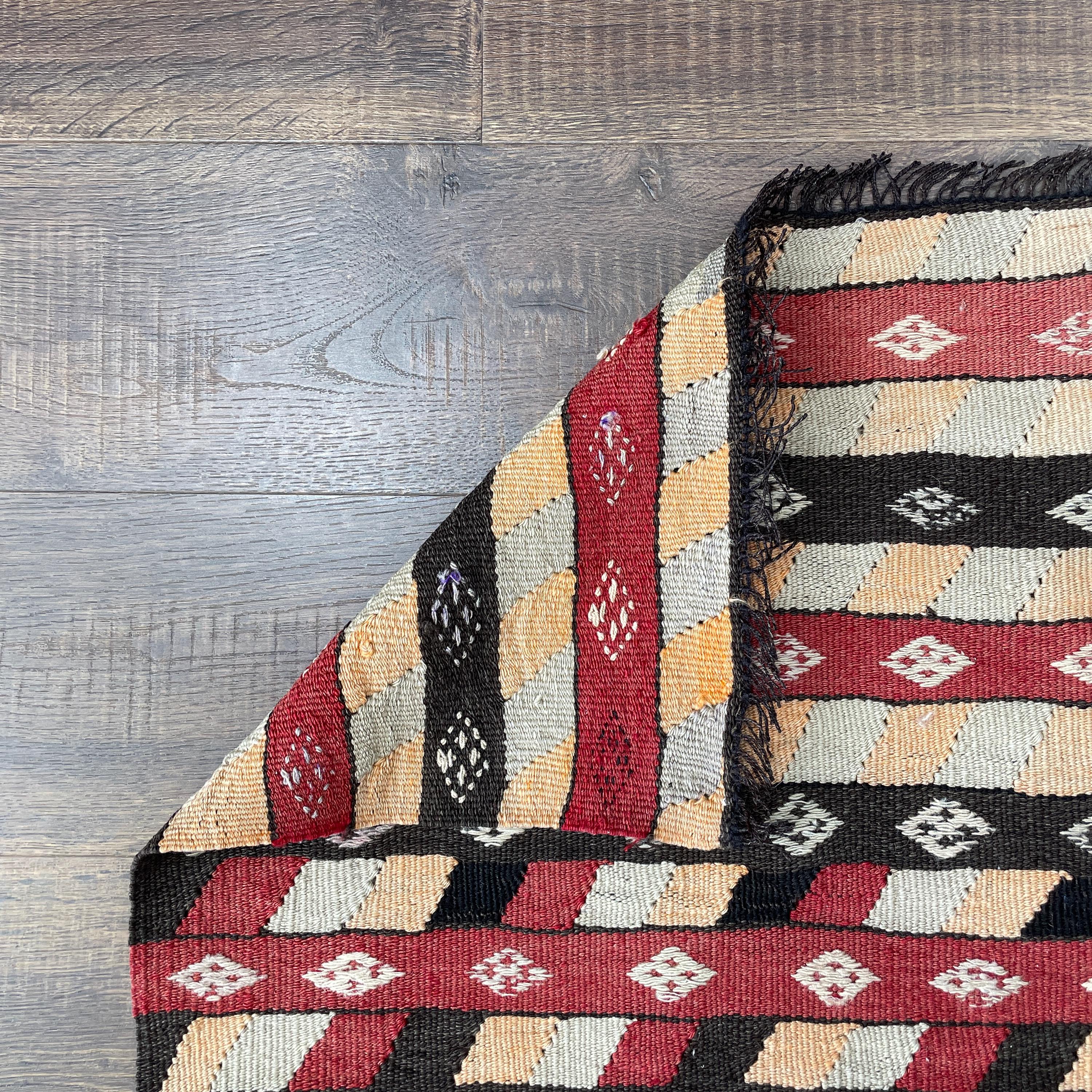 2'6"x6'10" Handmade Wool Kilim Rug – Runner with Geometric Multicolor Pattern