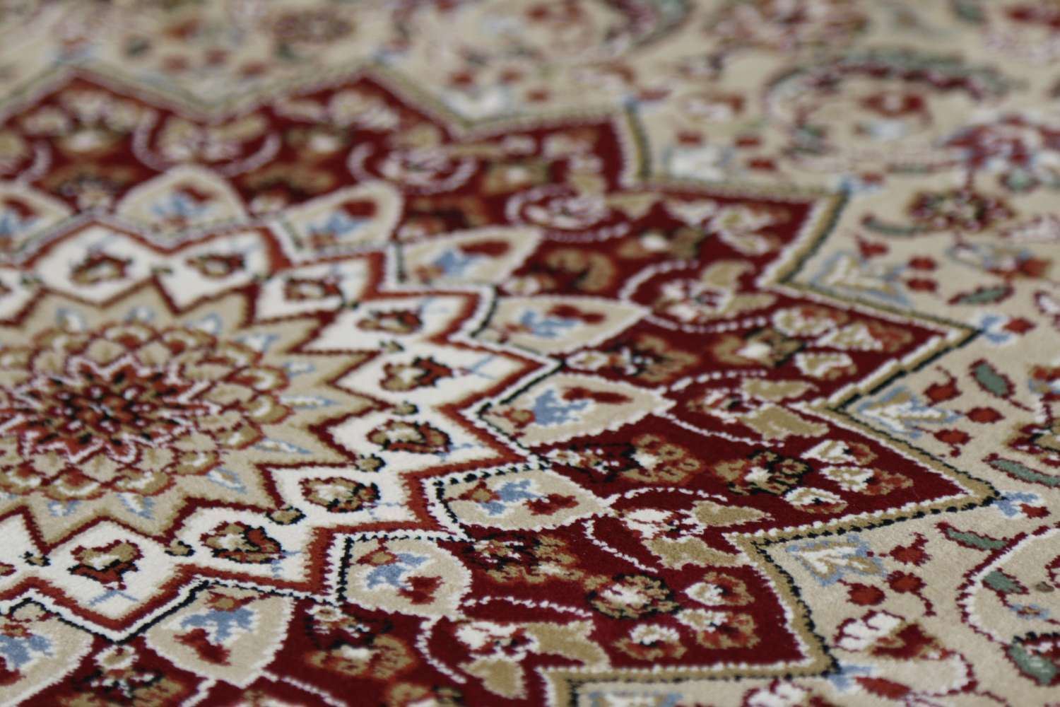 Traditional Medallion Rug Ivory