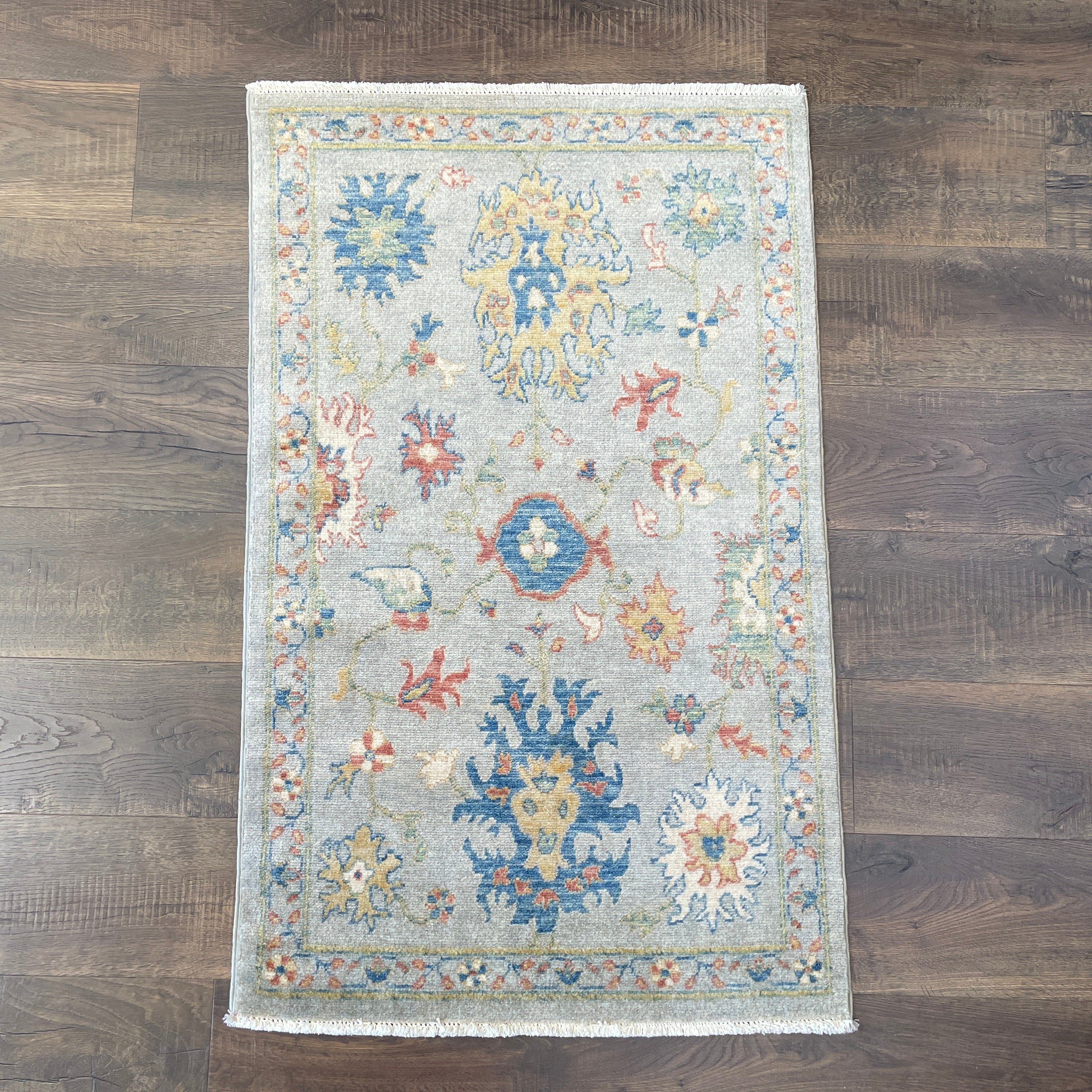 Hand-Spun Vegetable Dye Light Blue Floral Accent Rug, 2'5" x 4'