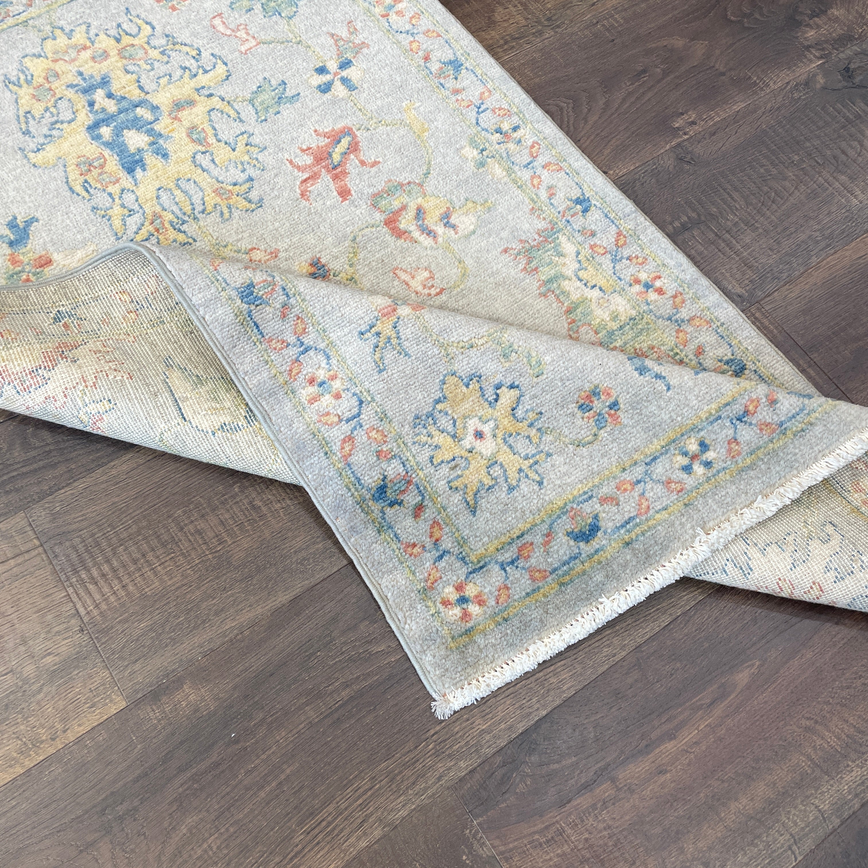Hand-Spun Vegetable Dye Light Blue Floral Accent Rug, 2'5" x 4'