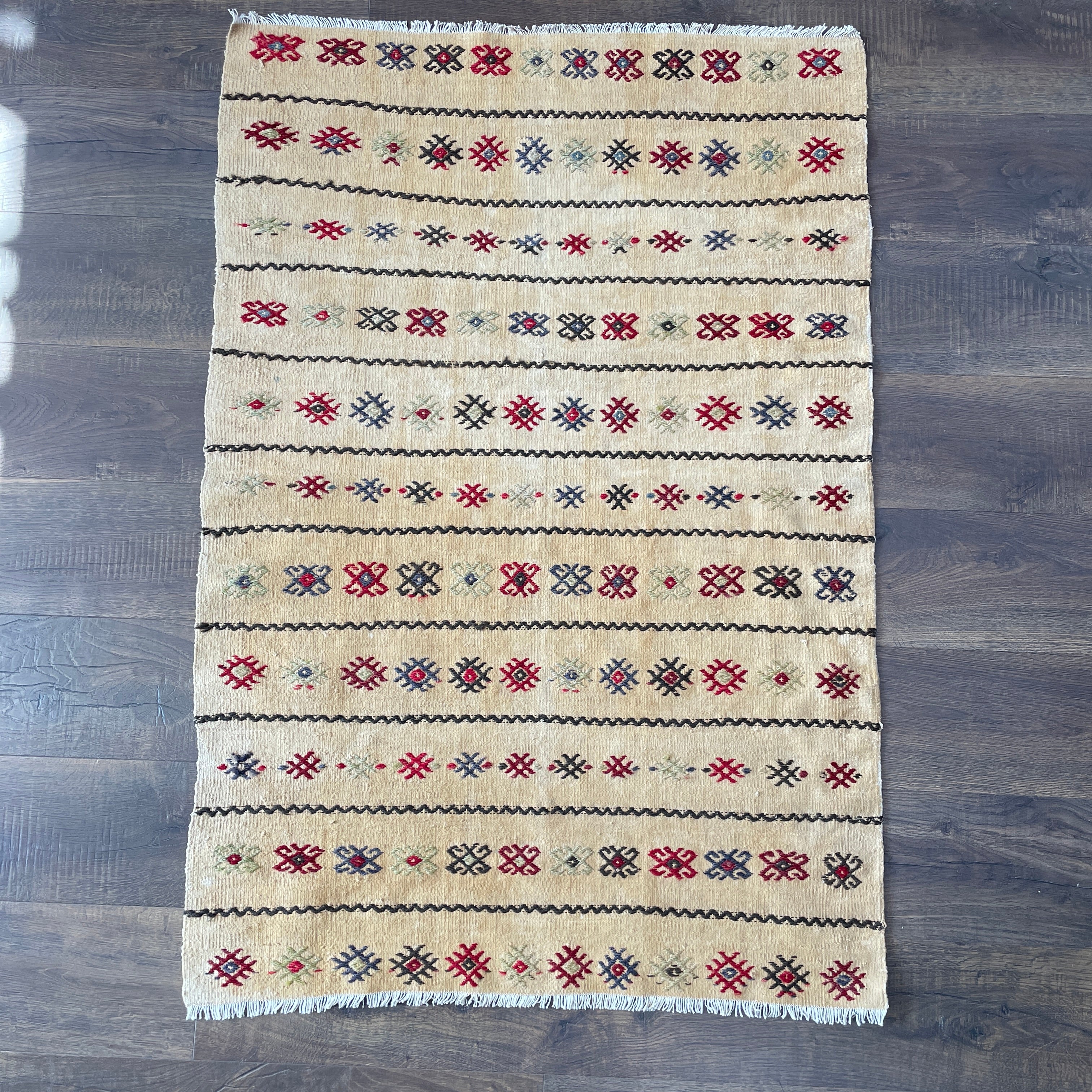3'1"x4'5" Handmade Wool Kilim – Cream Tribal Geometric Accent Rug