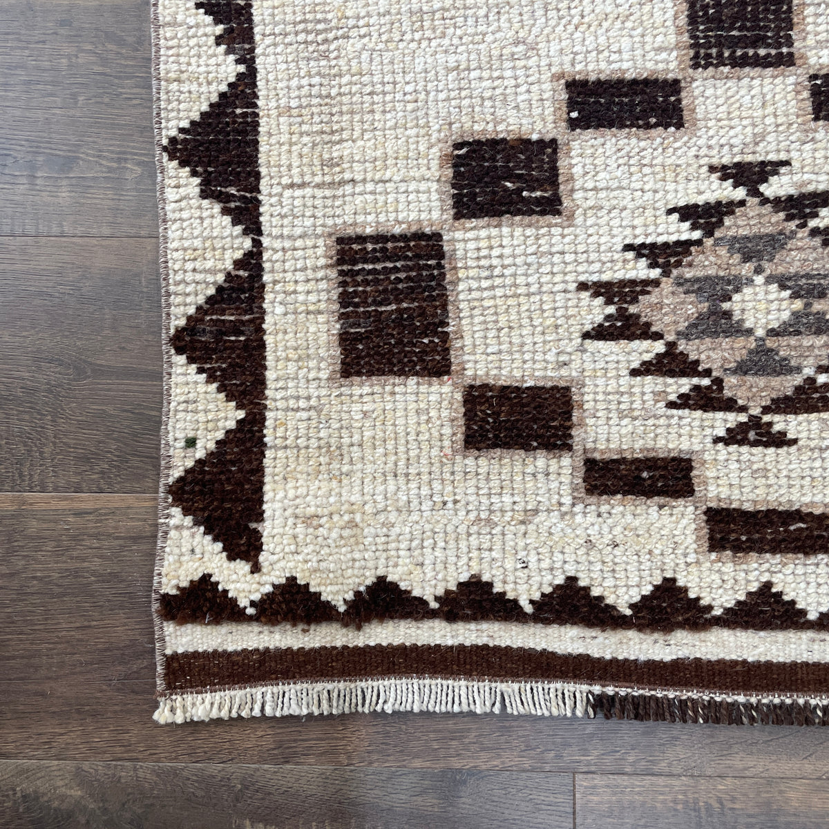 Vintage Runner Rug 2'9" x 11'5" – Neutral Beige & Brown Handmade Wool Geometric Hallway Rug