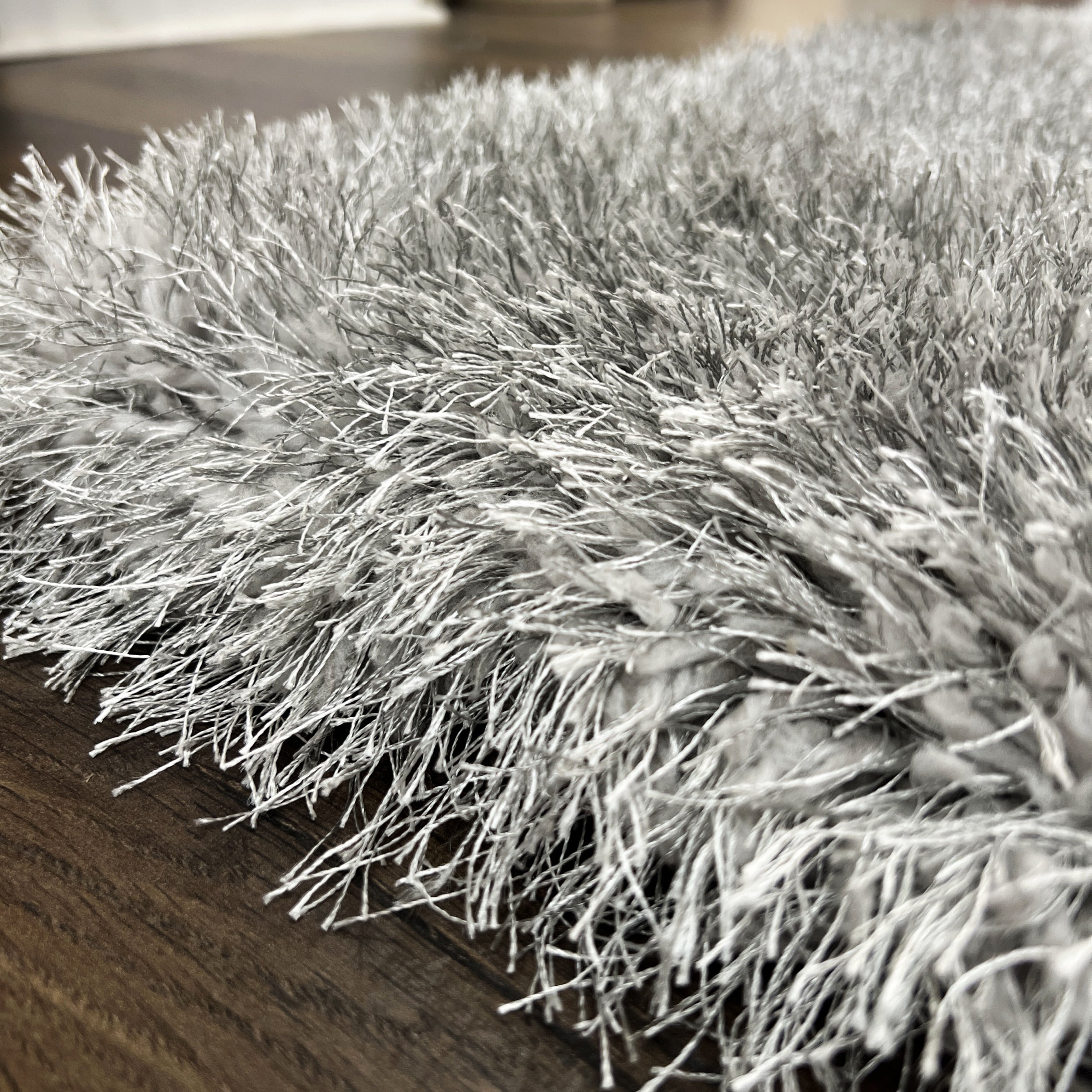 Lily Glam Ultra Plush Platinum Gray Shag Rug with Dense 2.5 Inch Pile - Super Plush