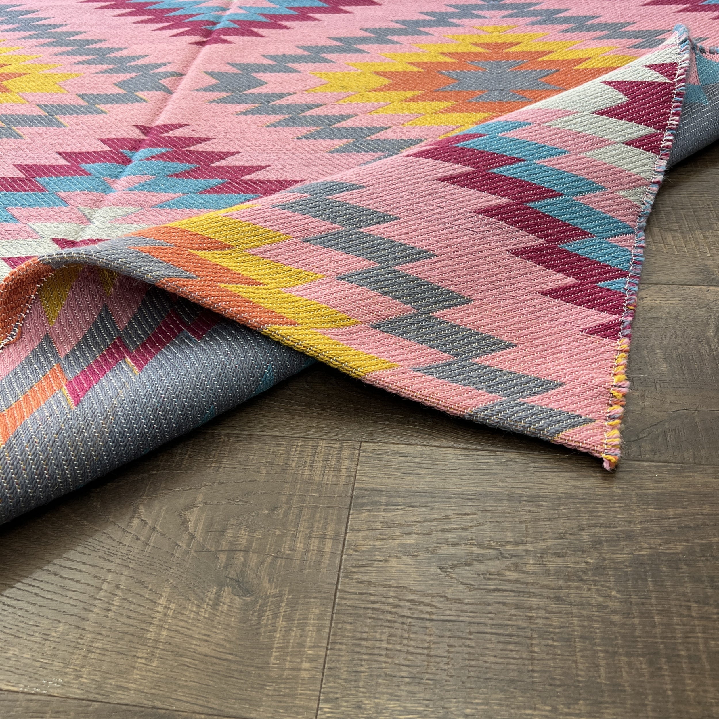Pink Turkish Kilim Rug – Colorful Wool Flat-Weave with Geometric Tribal Pattern