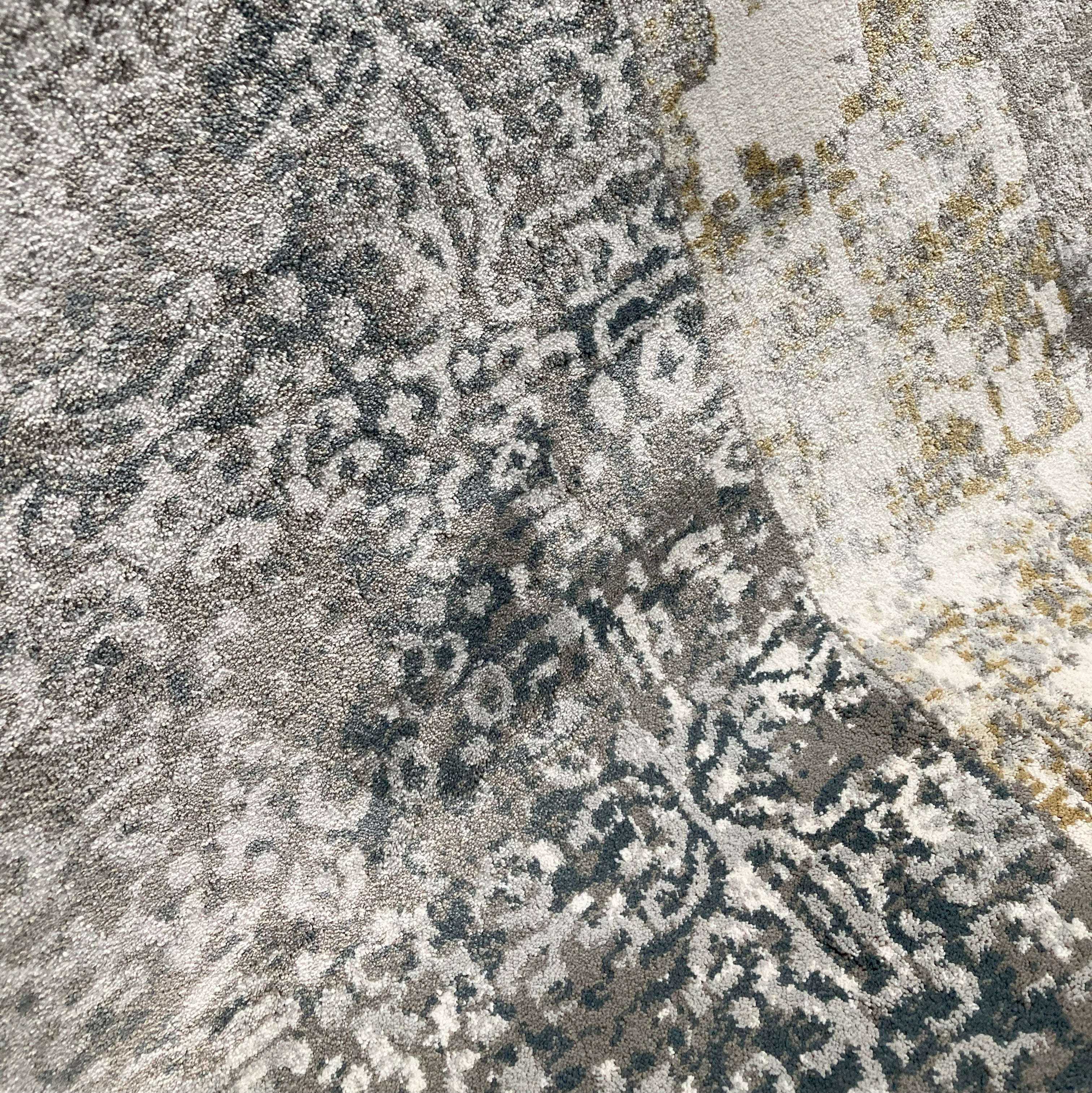 Smyrna Luxurious Soft Diamond Rug in Muted Gold and Grayish Blue