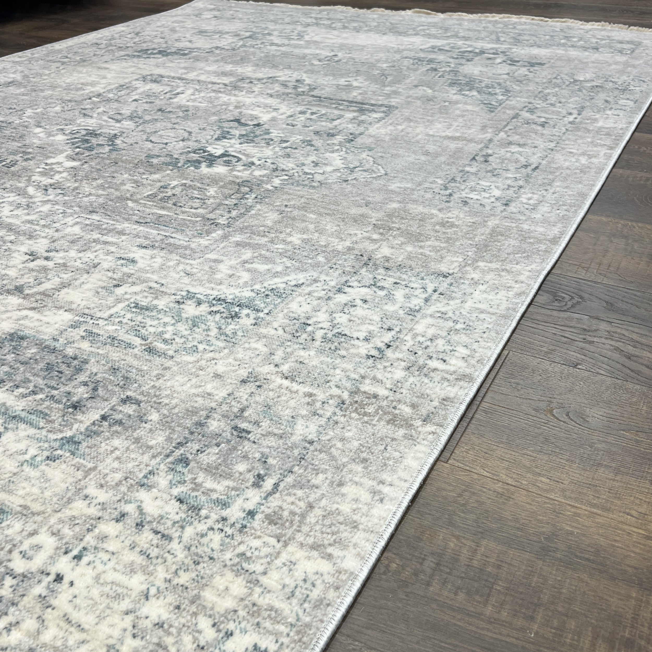 Unicasso Vintage Light Gray Medallion Rug with Soft Short Pile