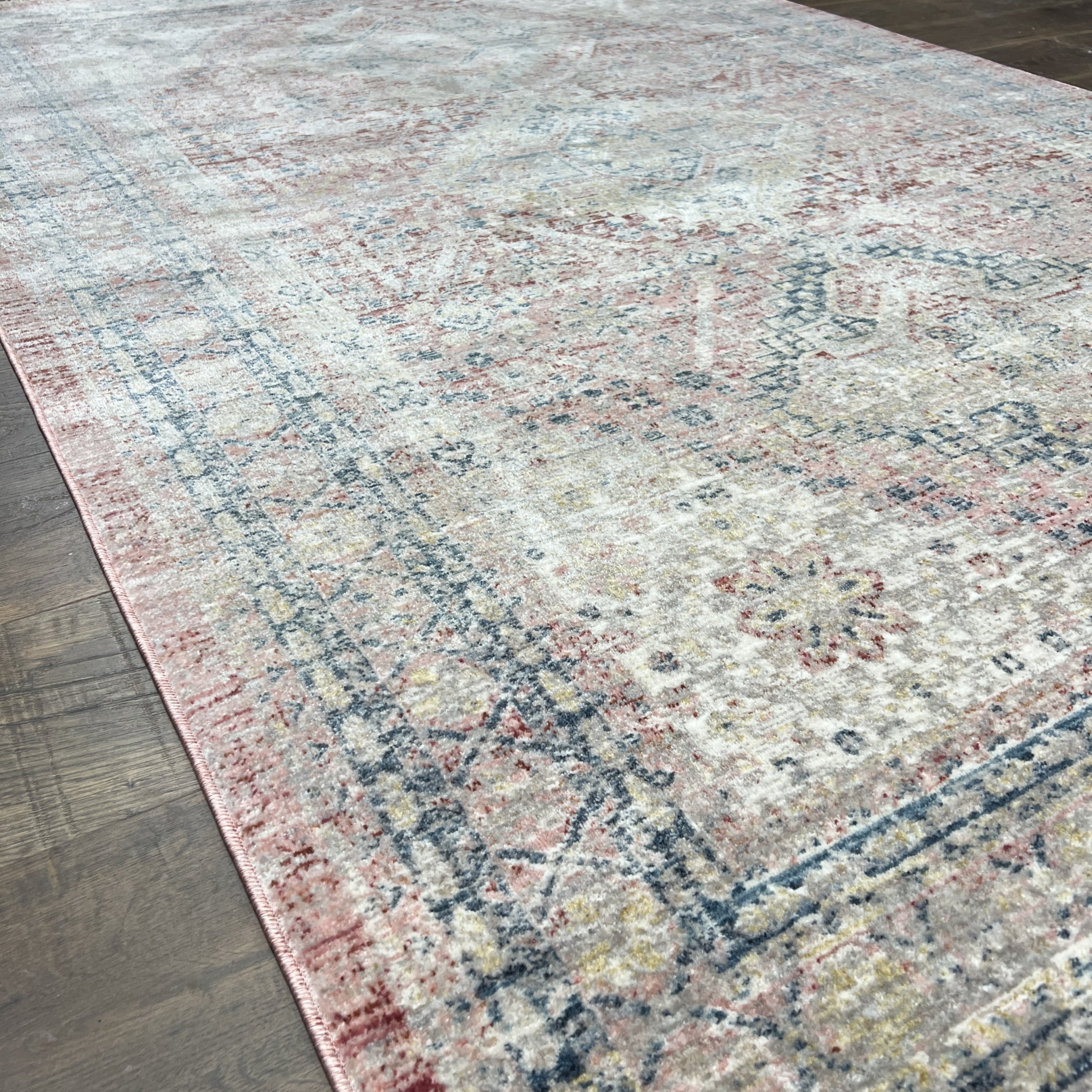 Unicasso Vintage Muted Pinkish Red Diamond Trellis Rug with Soft Short Pile