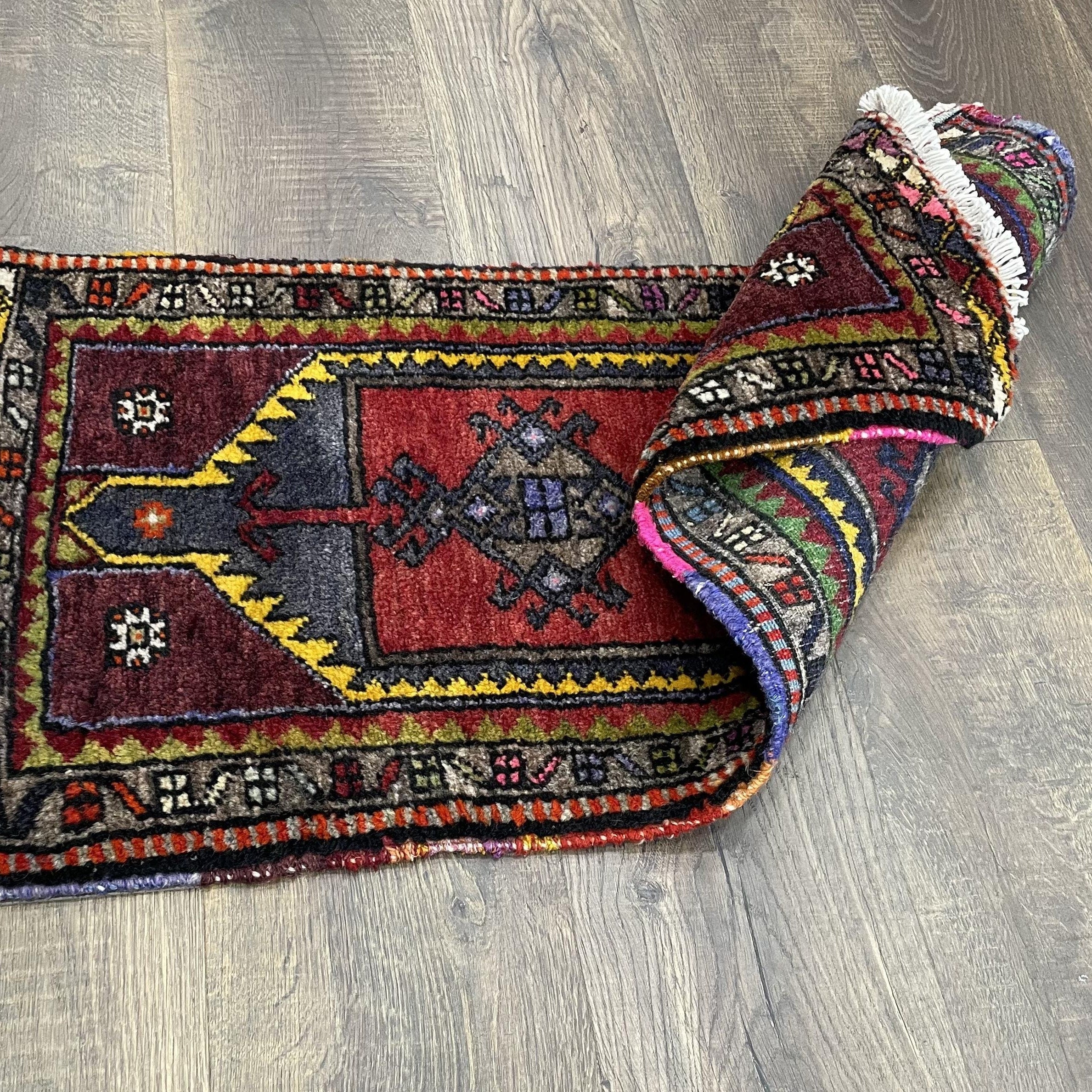 2x3 ft Hand-Knotted Anatolian Turkish Rug, 1'6"x5'9"