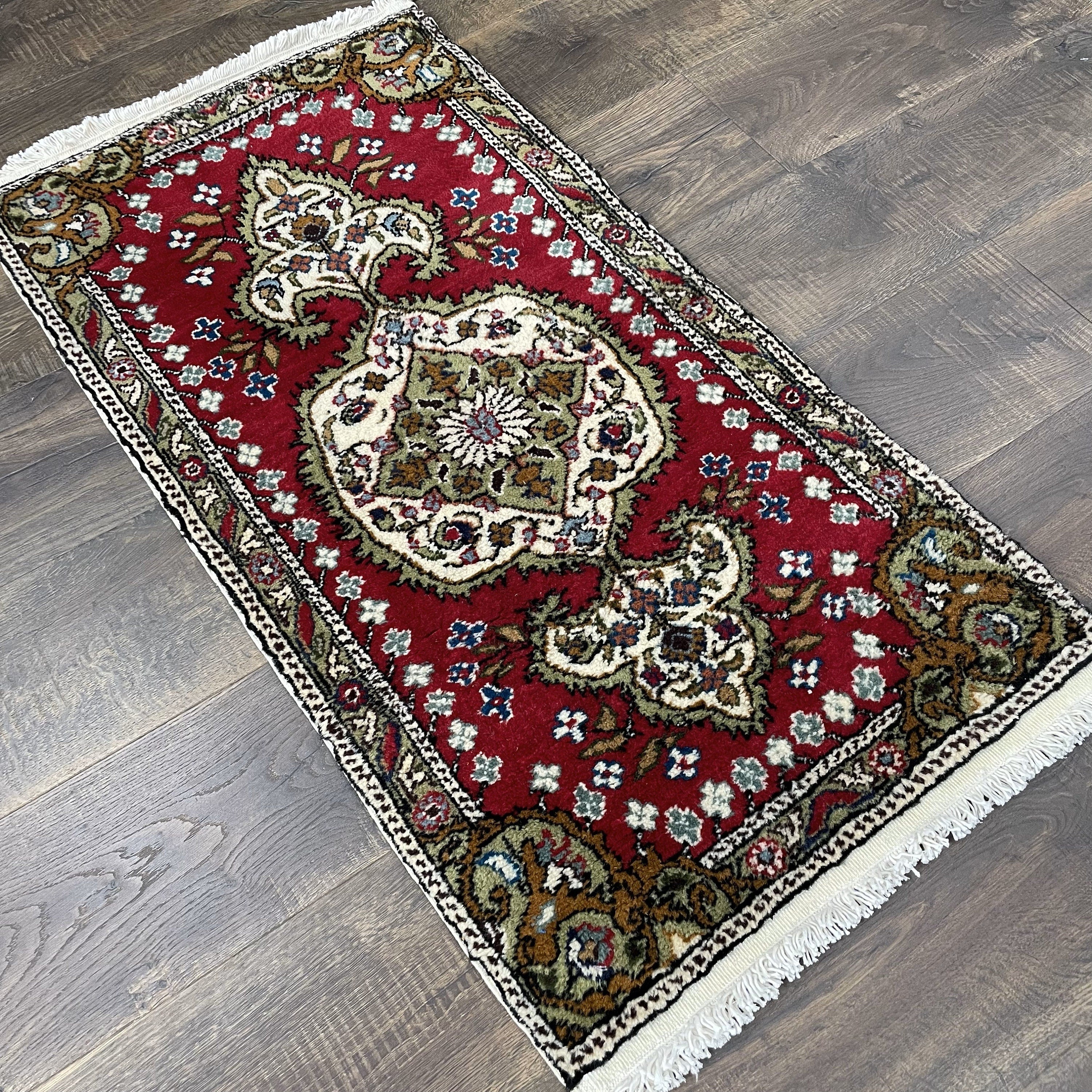 Vintage Turkish Wool Rug: 2x3.5 Ft Hand-Knotted Medallion Design