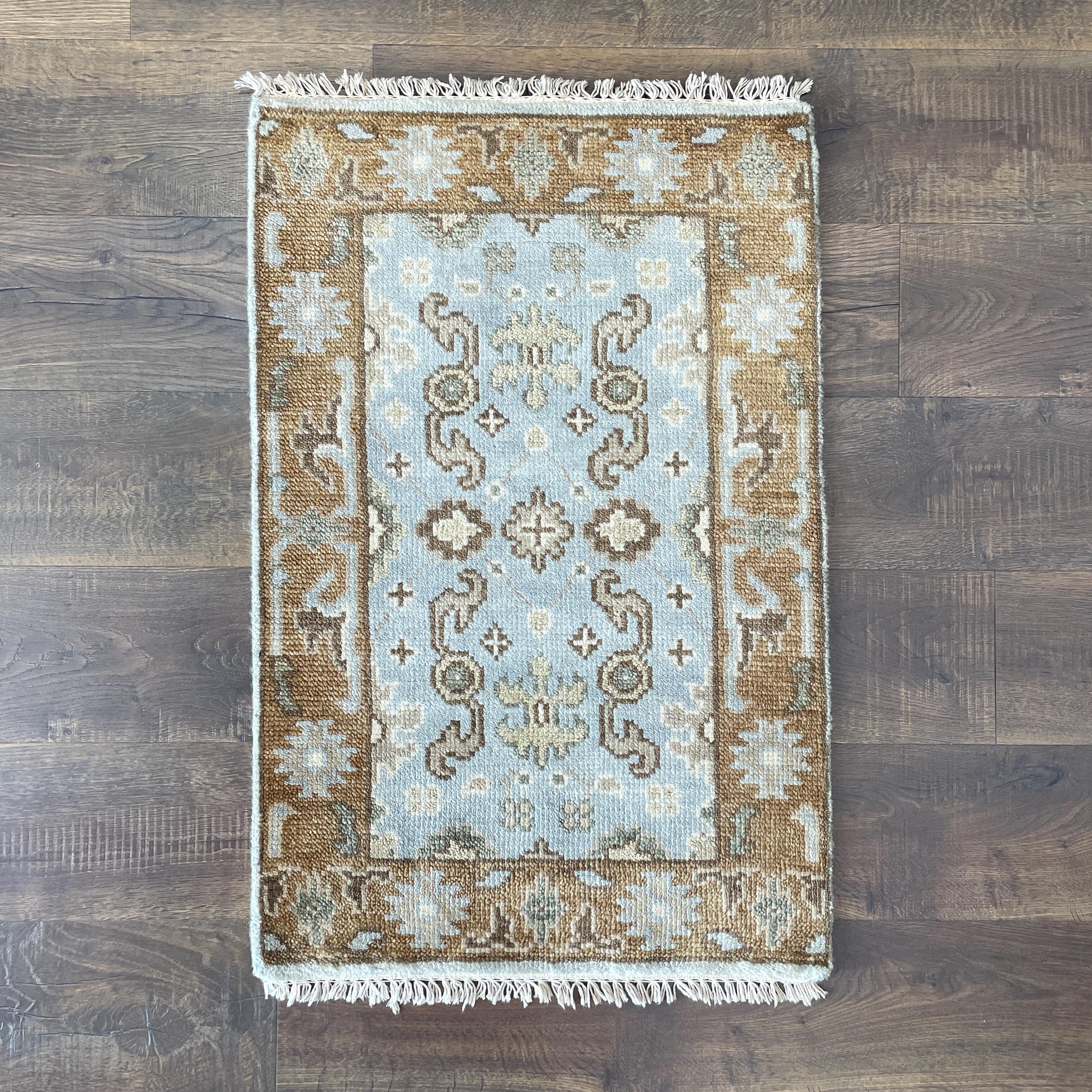 Handmade Wool Accent Rug: Bohemian Small Area Rug (2'1"x3'3")