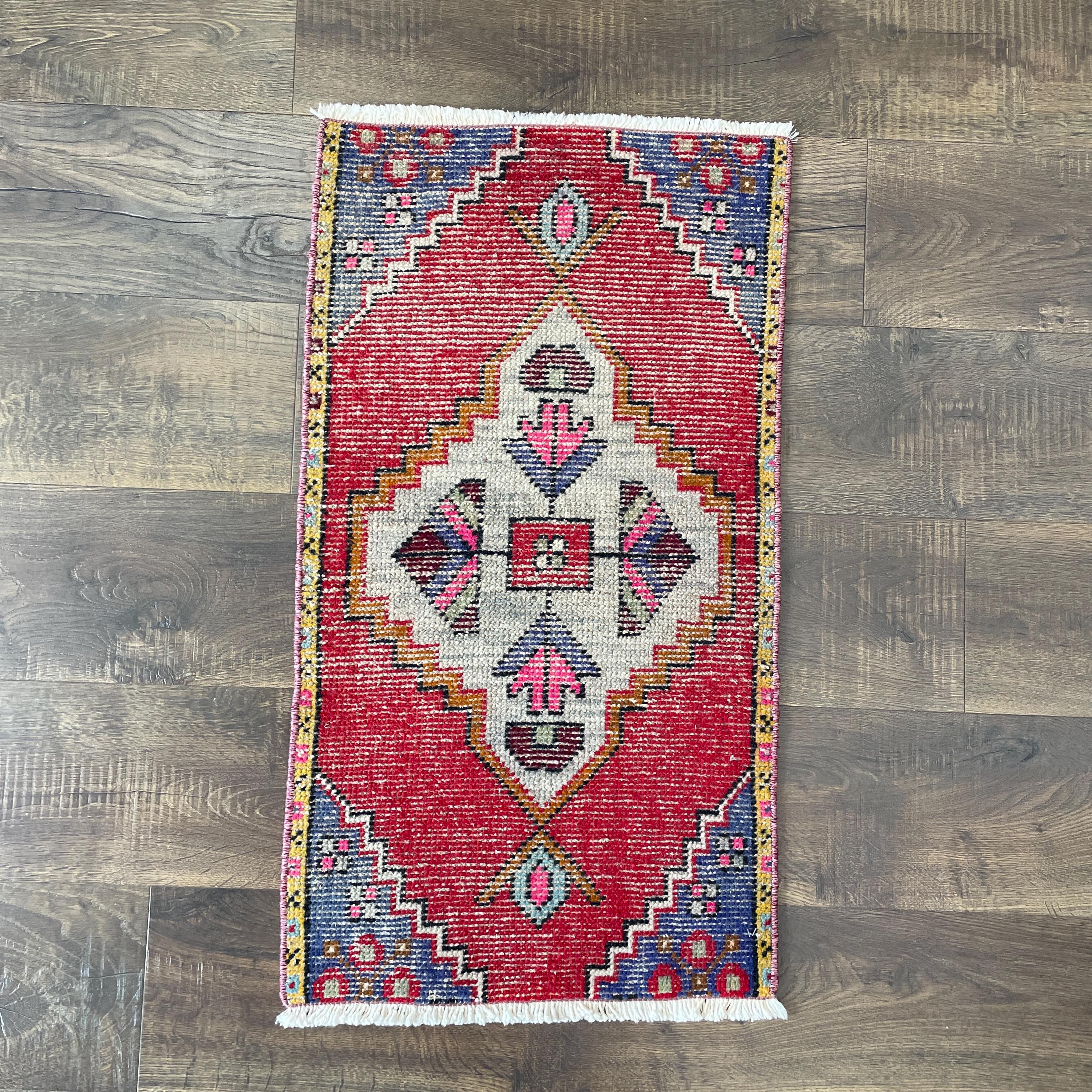 Vintage Handmade Wool Accent Rug: Red Small Turkish Rug (1'7"x3')
