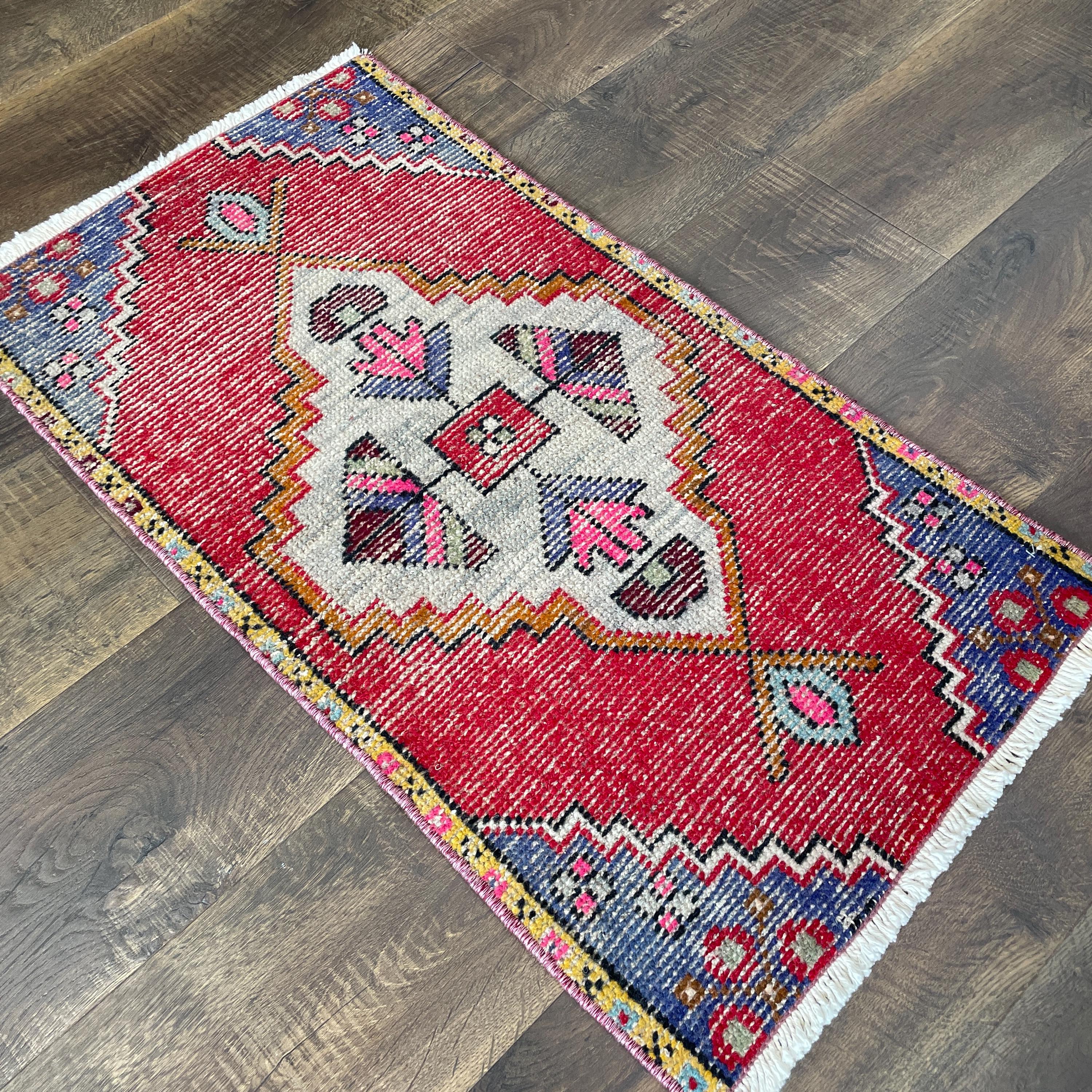 Vintage Handmade Wool Accent Rug: Red Small Turkish Rug (1'7"x3')