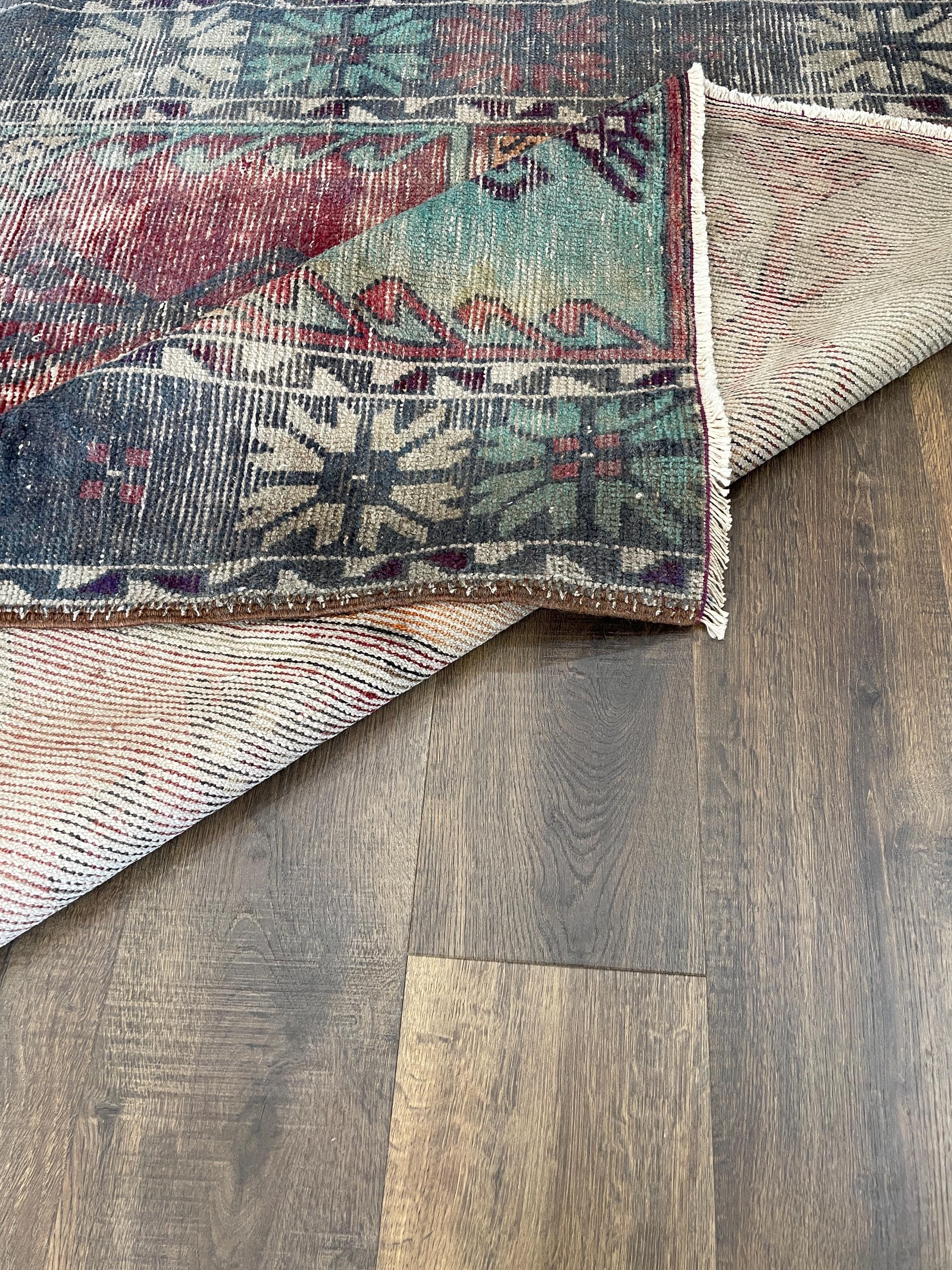 Vintage Turkish Wool Area Rug (5'x7'8") - Handmade Boho Chic Rug