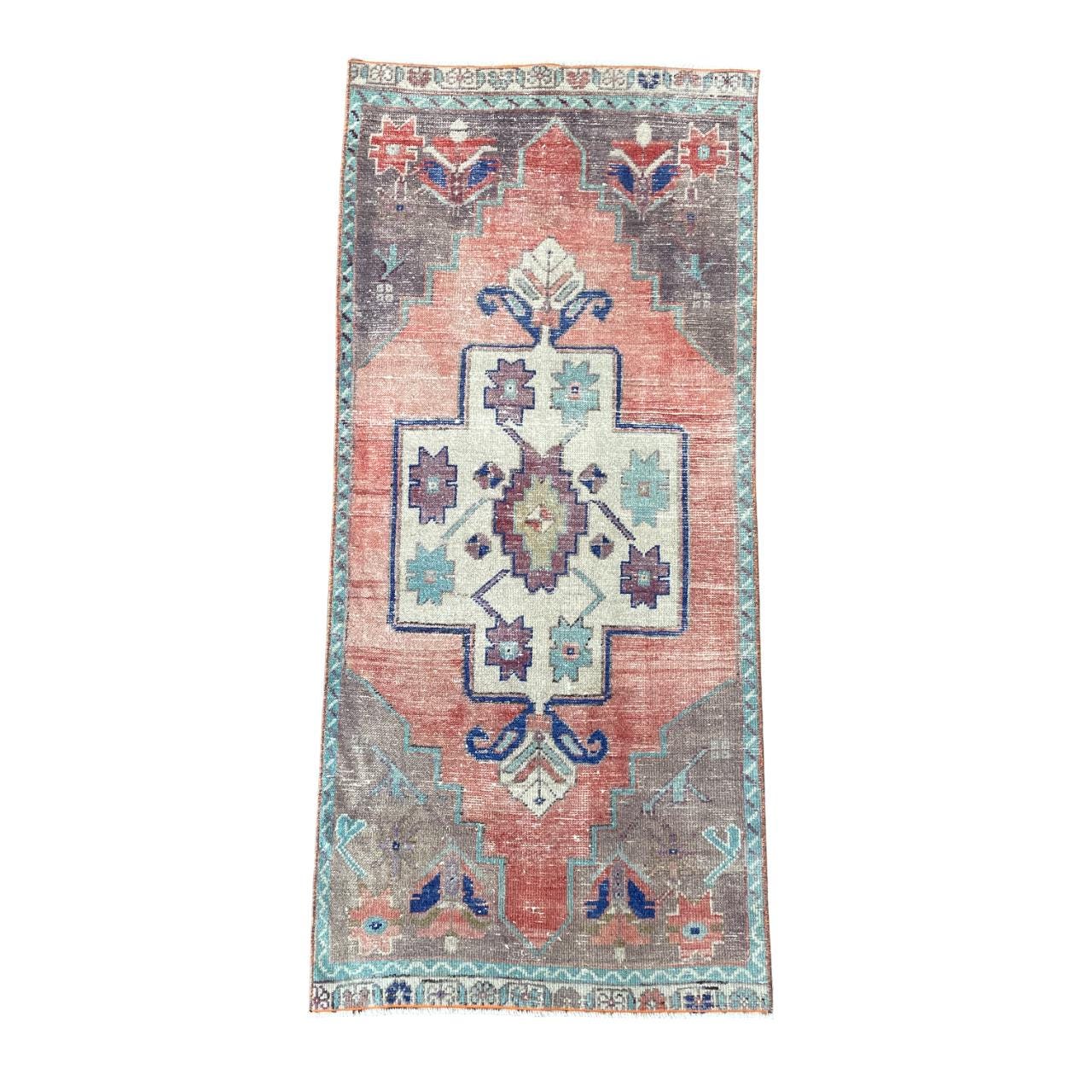 2'7"x5'8" Handmade Vintage Wool Rug