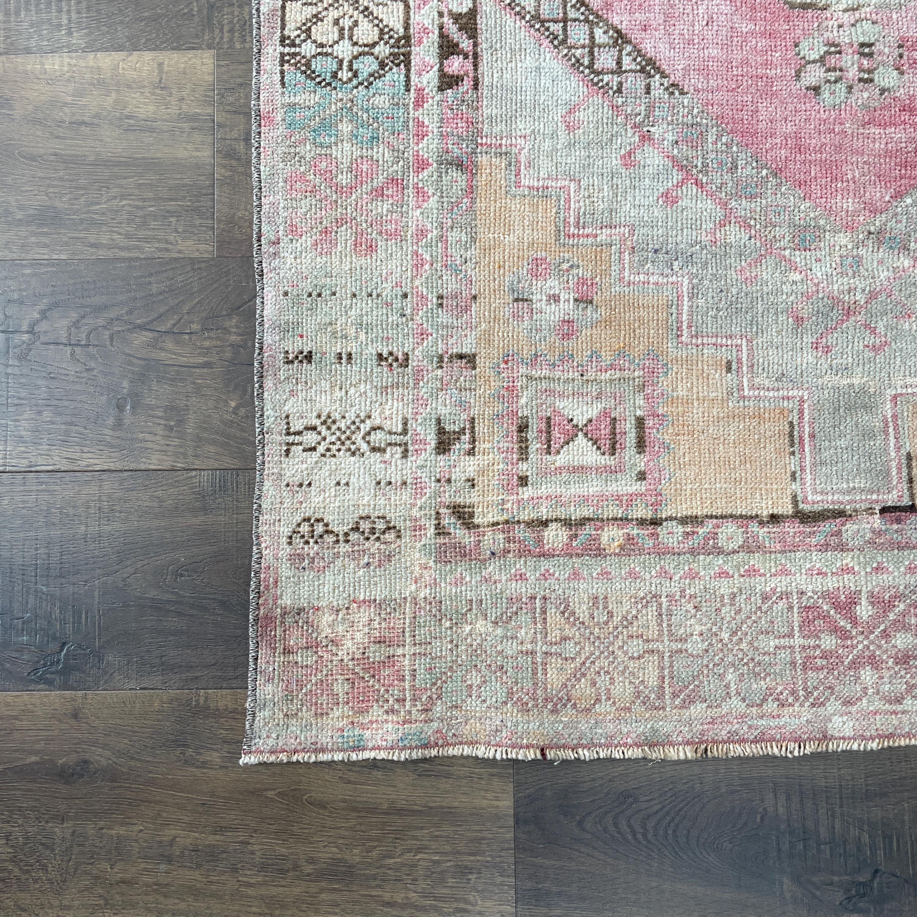 3'4"x6'2" Handmade Vintage Wool Rug