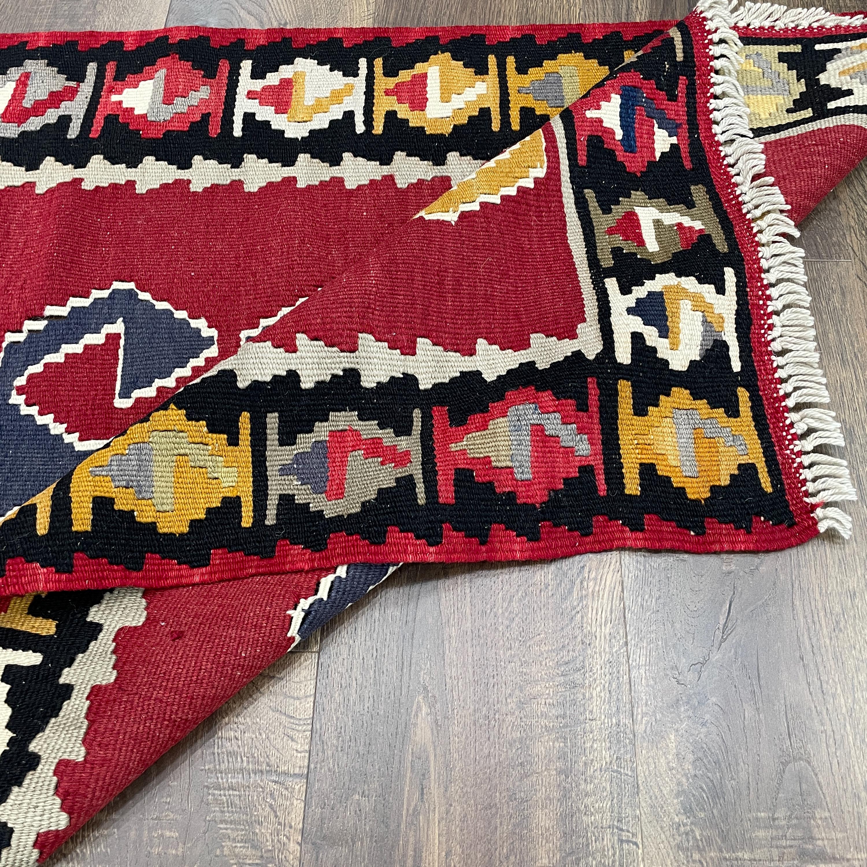 2'9" x 5'6" Handwoven Turkish Kilim Rug - Vintage Wool Flatweave | Boho Geometric Area Rug