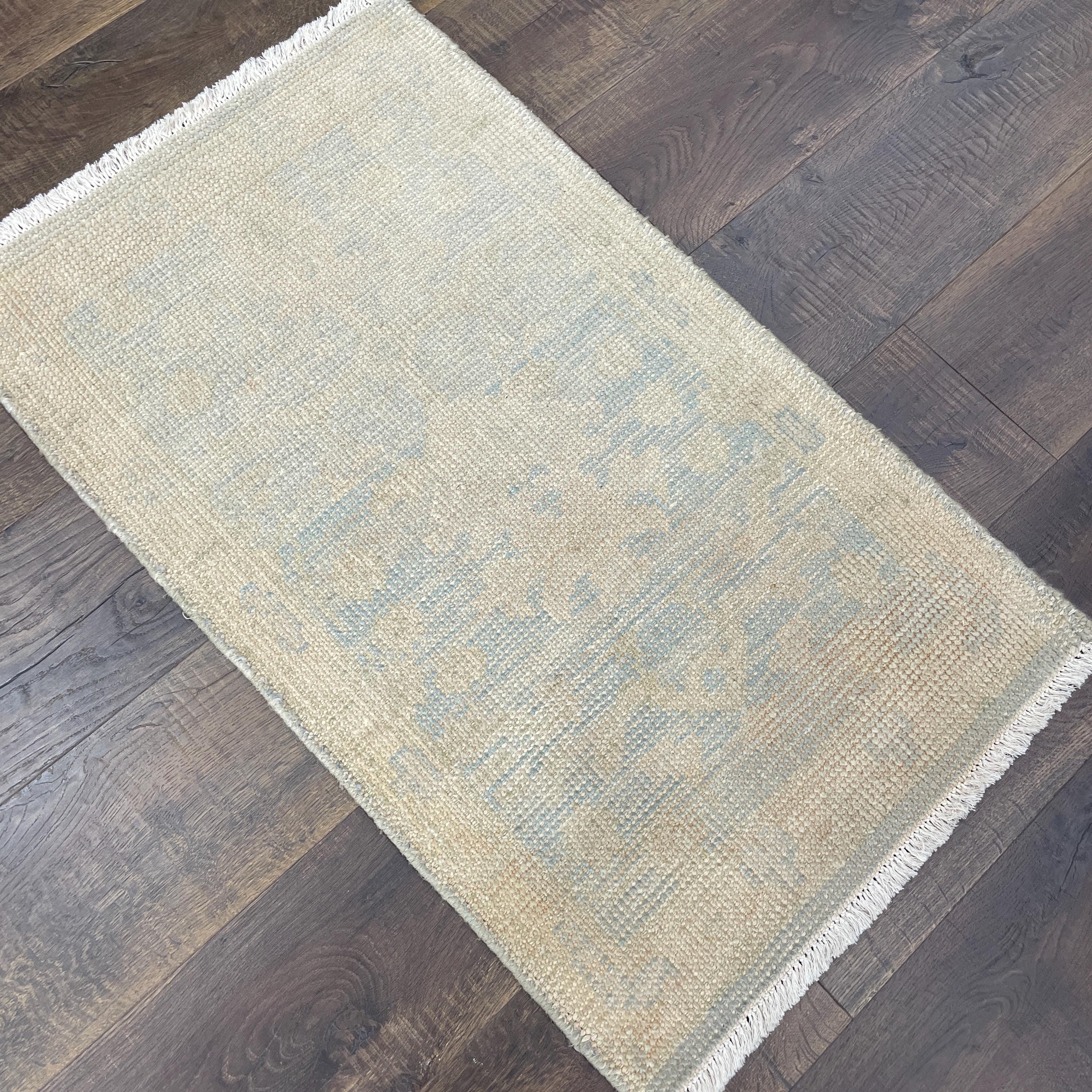 Handmade Turkish Wool Rug: Faded Floral Vintage Area Rug (1'10" x 3'2")
