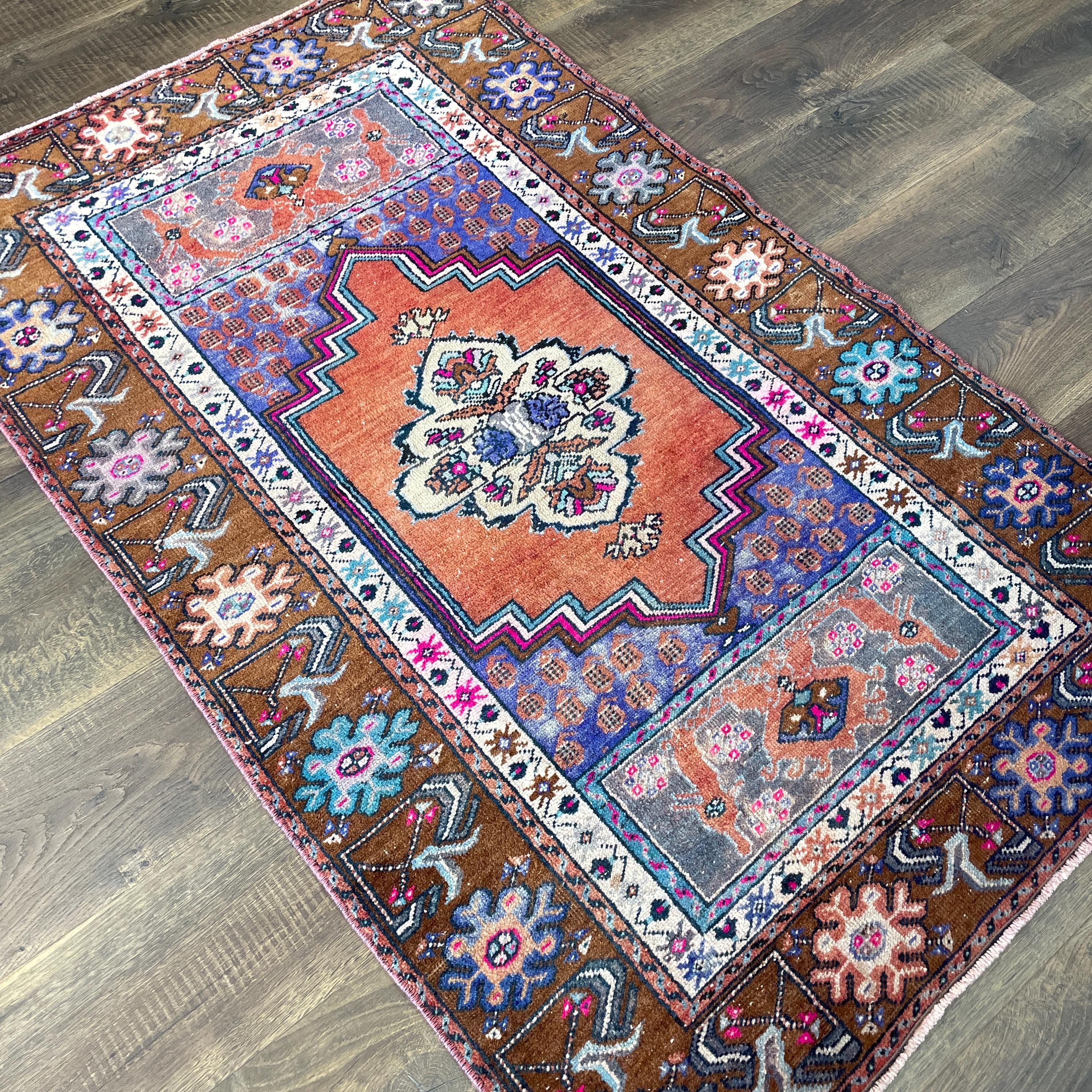 Handmade Turkish Wool Rug: Vintage Floral Medallion, Boho Accent (3'2" x 5')