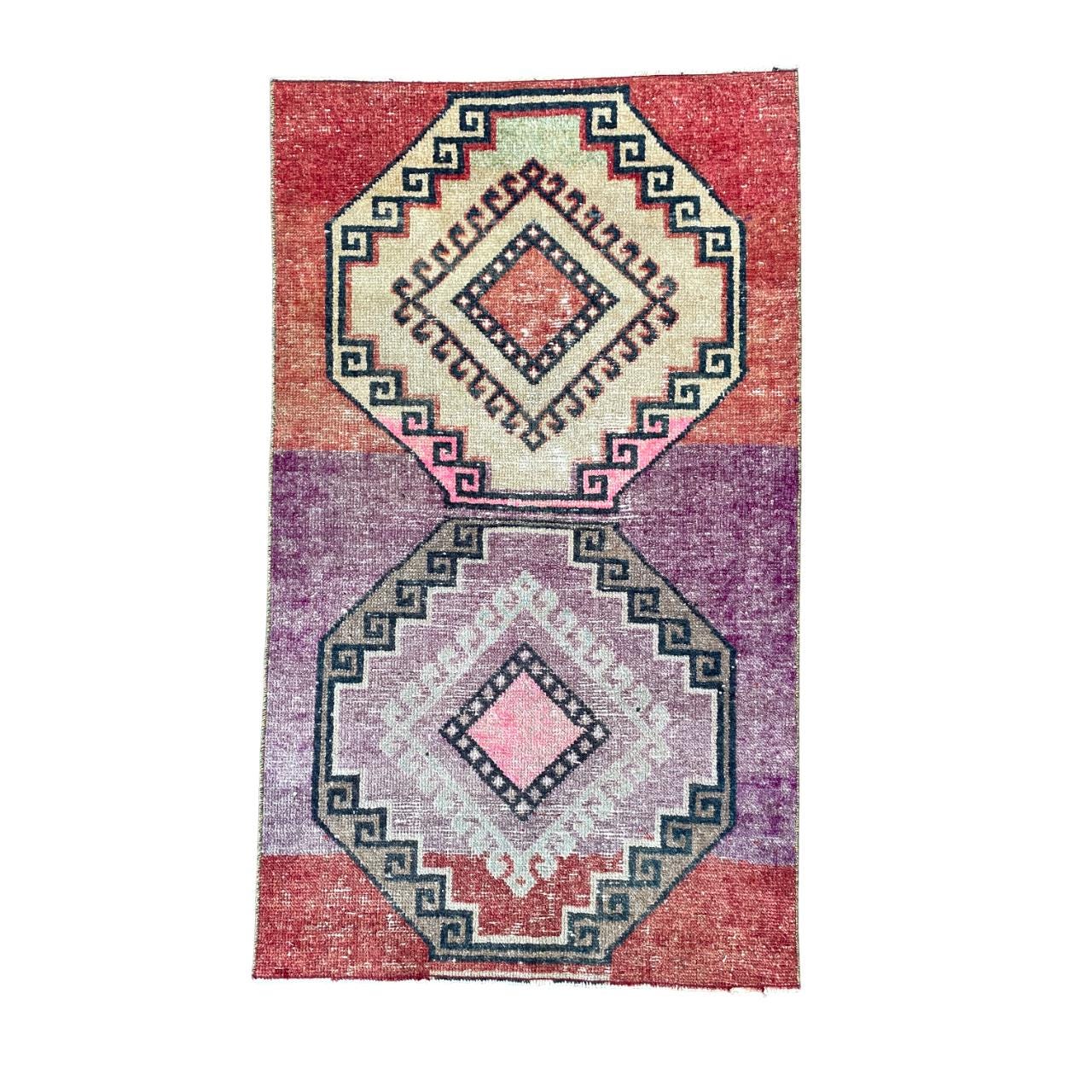 Handmade Turkish Wool Rug: Vintage Geometric Medallion Design (2'8" x 4'6")