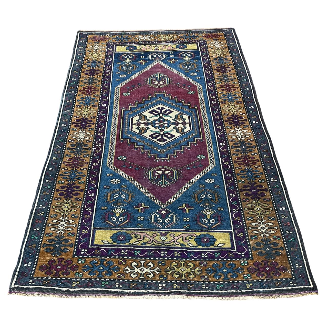 Handmade Turkish Wool Rug: Vintage Medallion Accent (3' x 4'9")