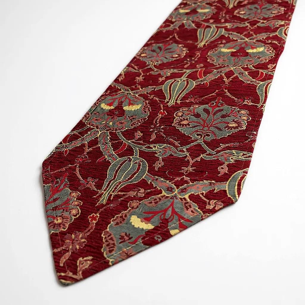 Burgundy Red Turkish Kilim Table Runner: Jacquard Chenille, Boho Dining (18-20 Inches)